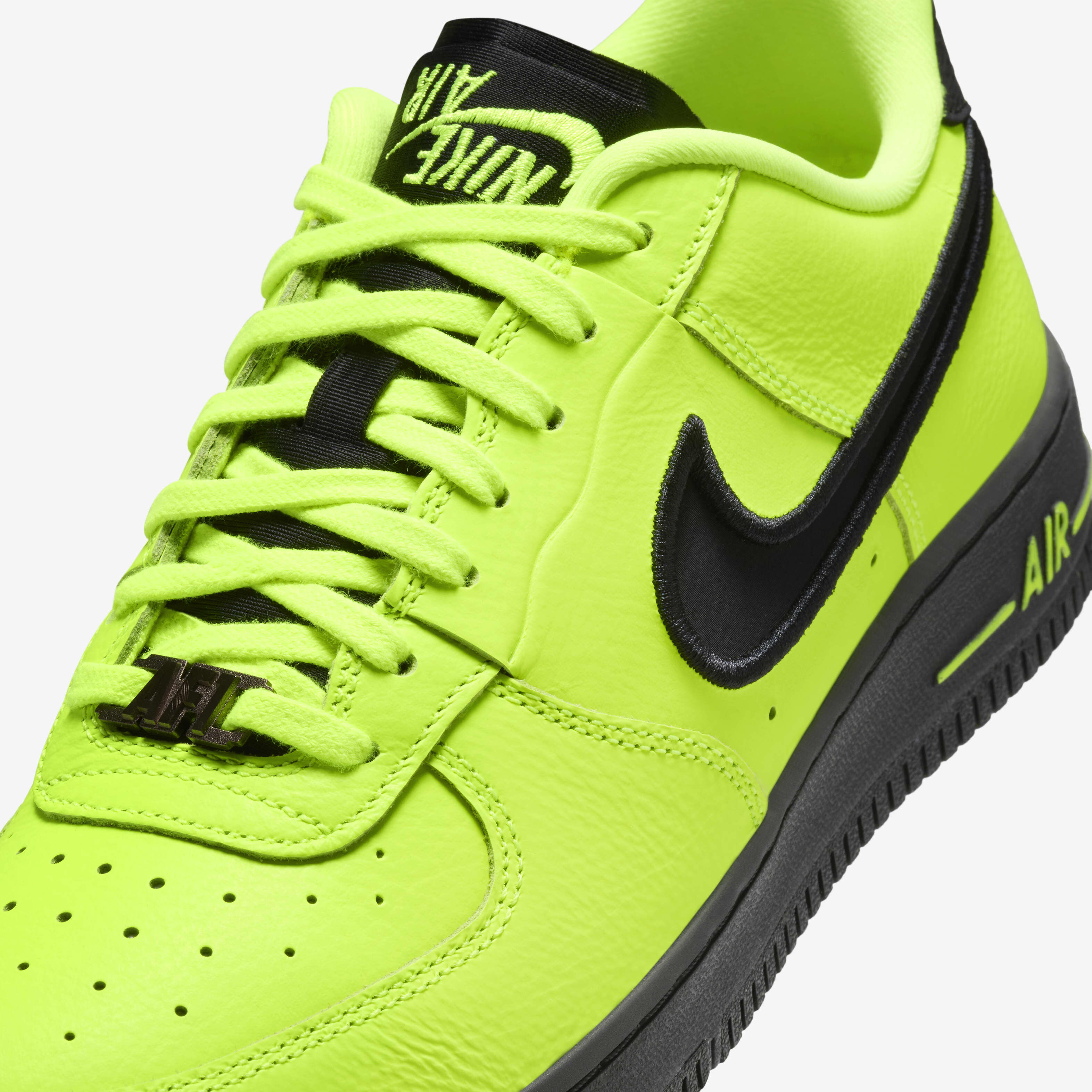 Yellow nike forces 2025