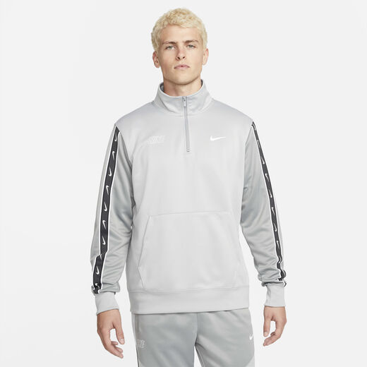 نايكي سبورتسوير ريبيت