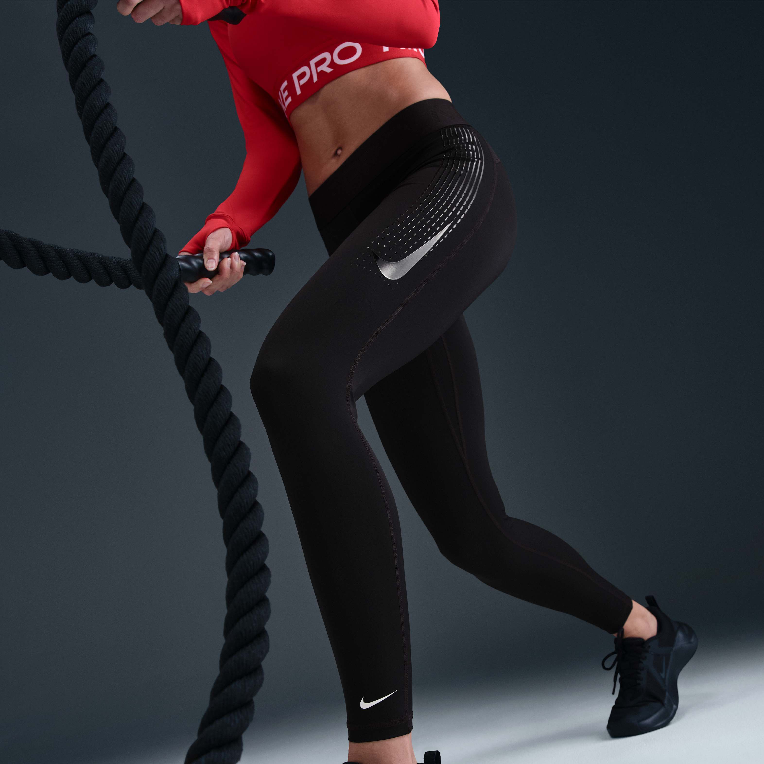 Nike Pro image number 4