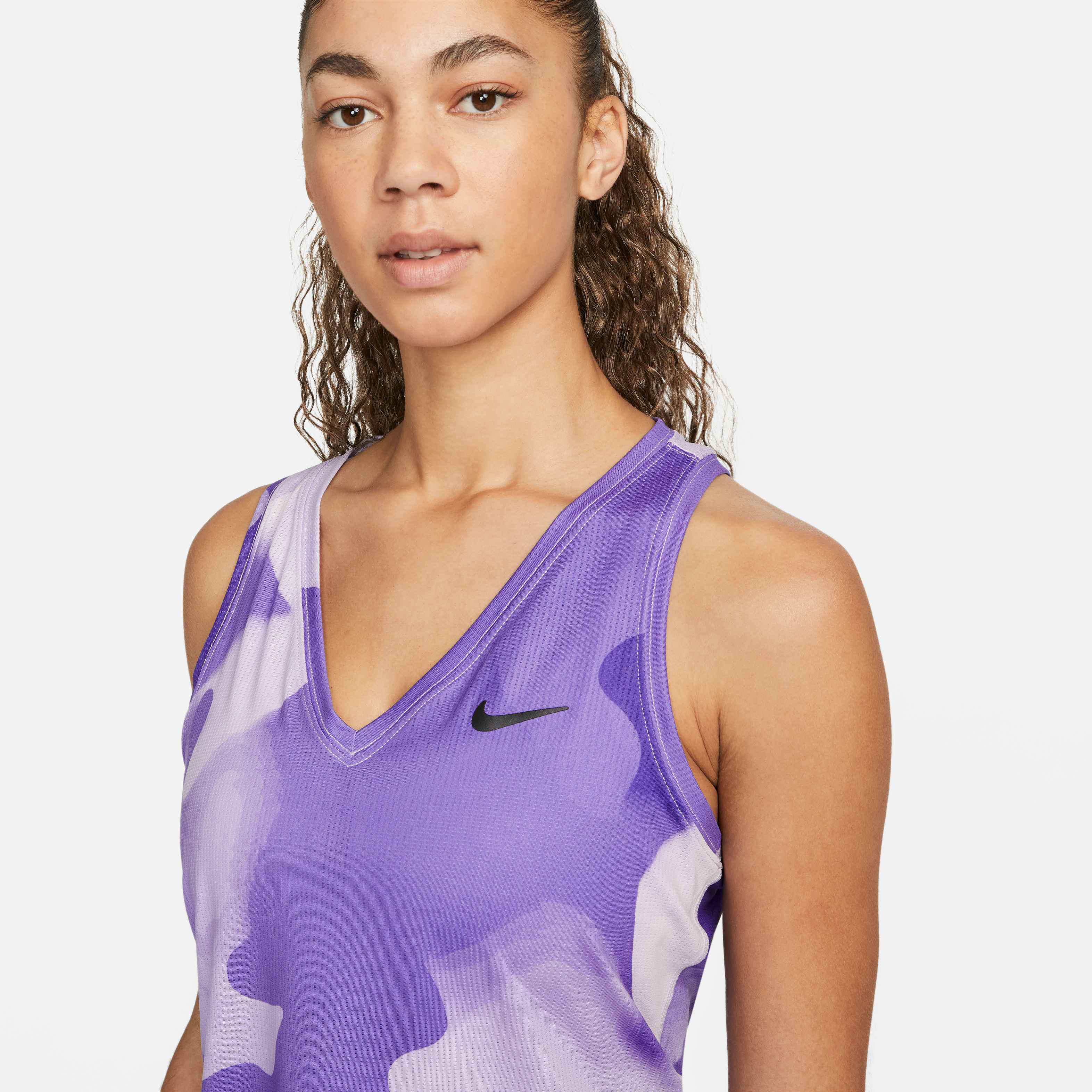 NikeCourt Dri-FIT Victory image number 2