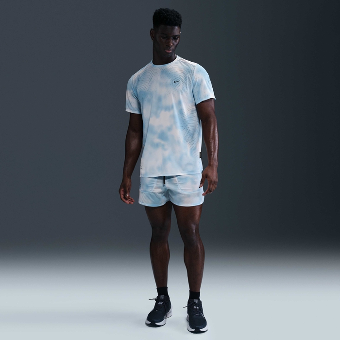 Nike Running Division Breathe image number 3 Nike Running Division Breathe image number 3