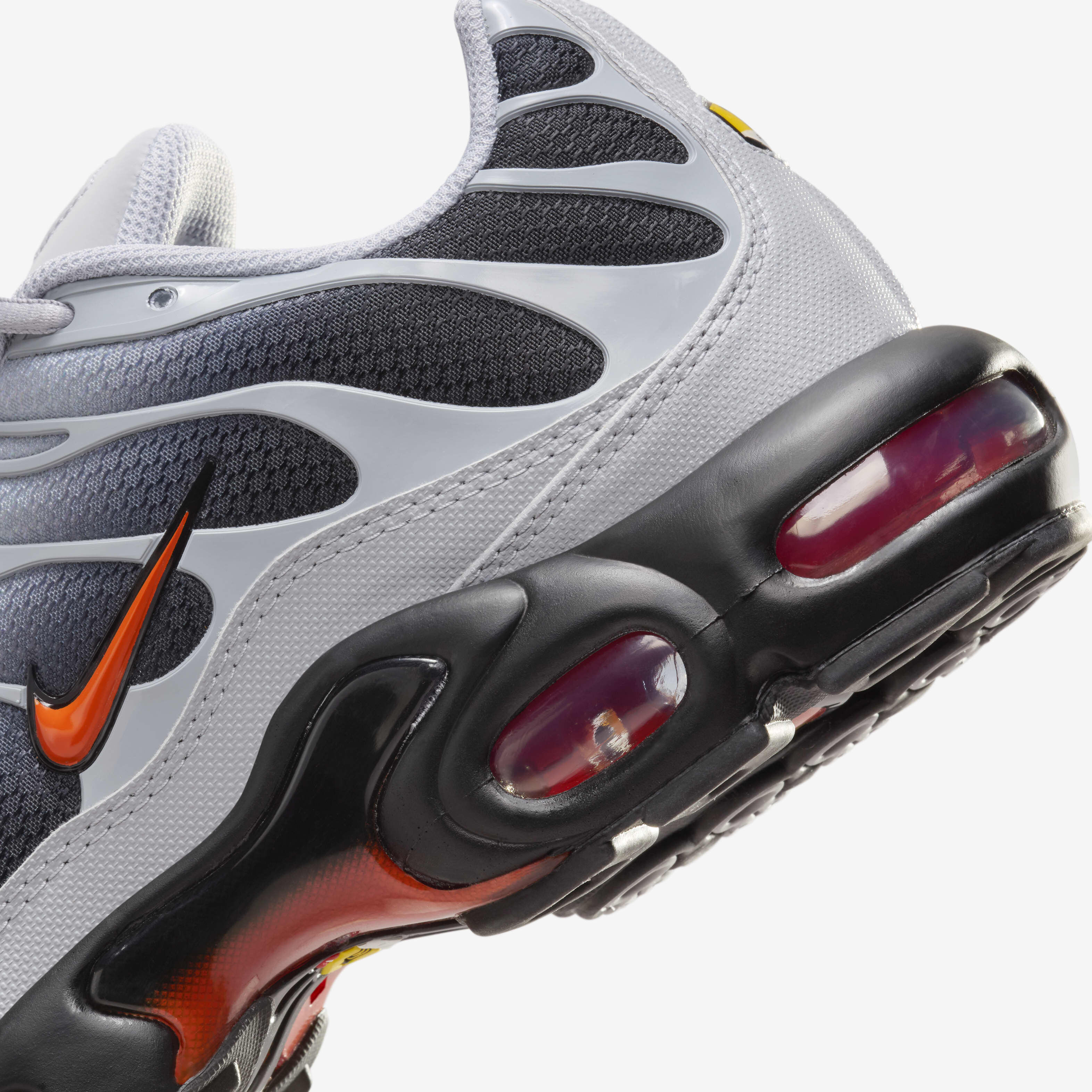 Nike tn grey and red hot sale