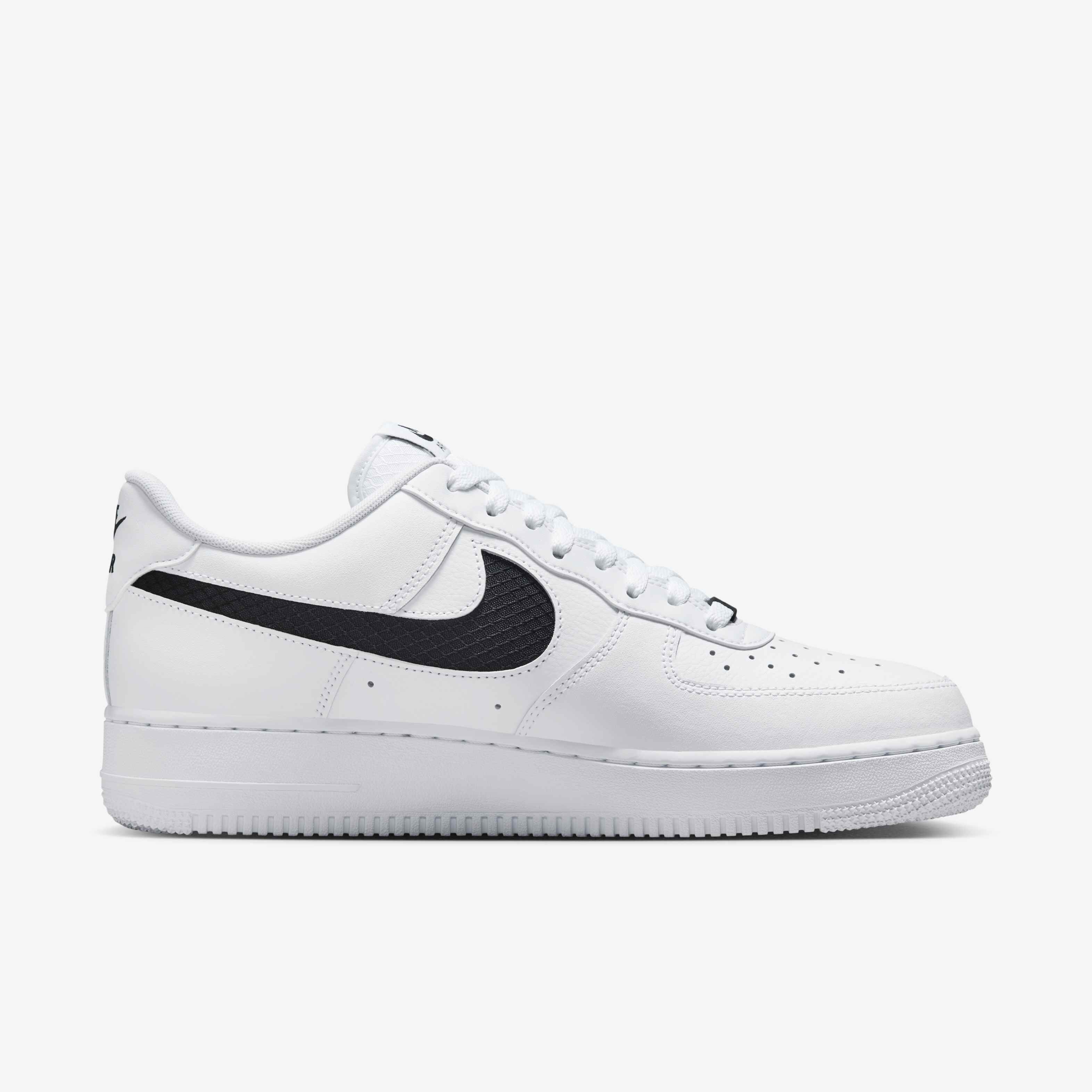 Nike Air Force 1 '07 LV8 image number 2