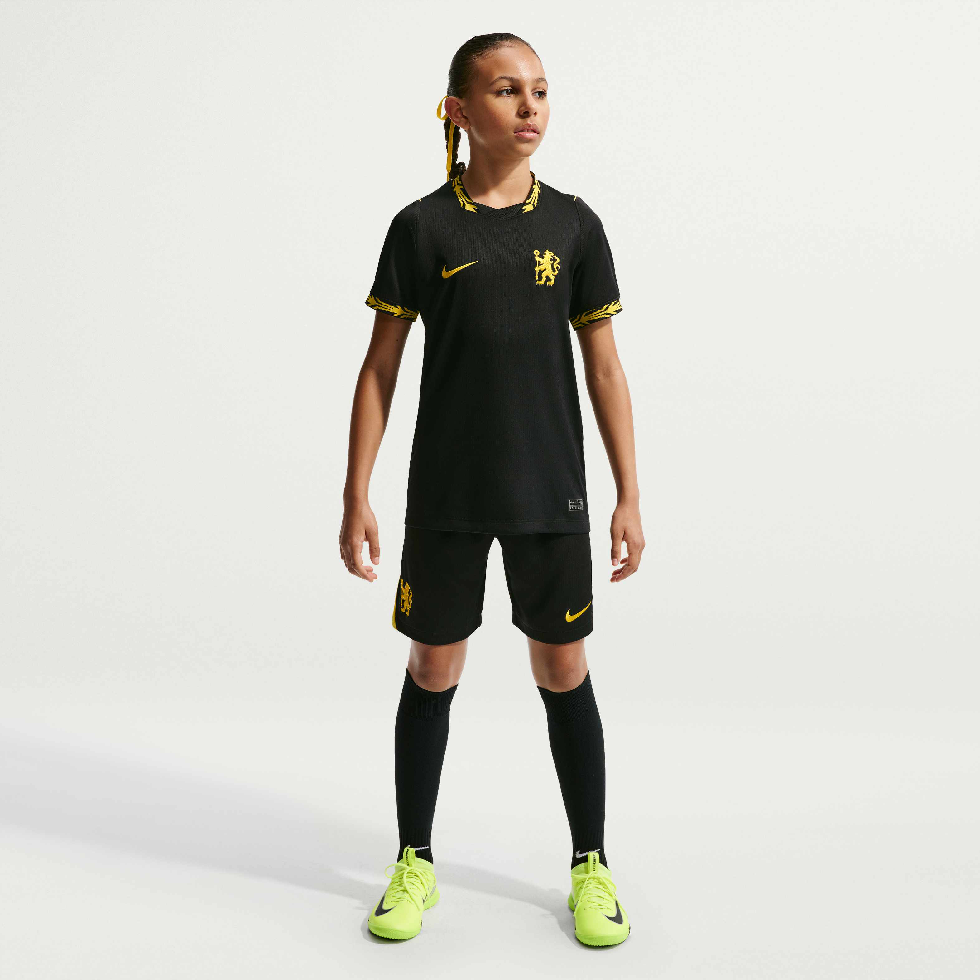 Chelsea F.C. 2026/27 Stadium Away image number 5