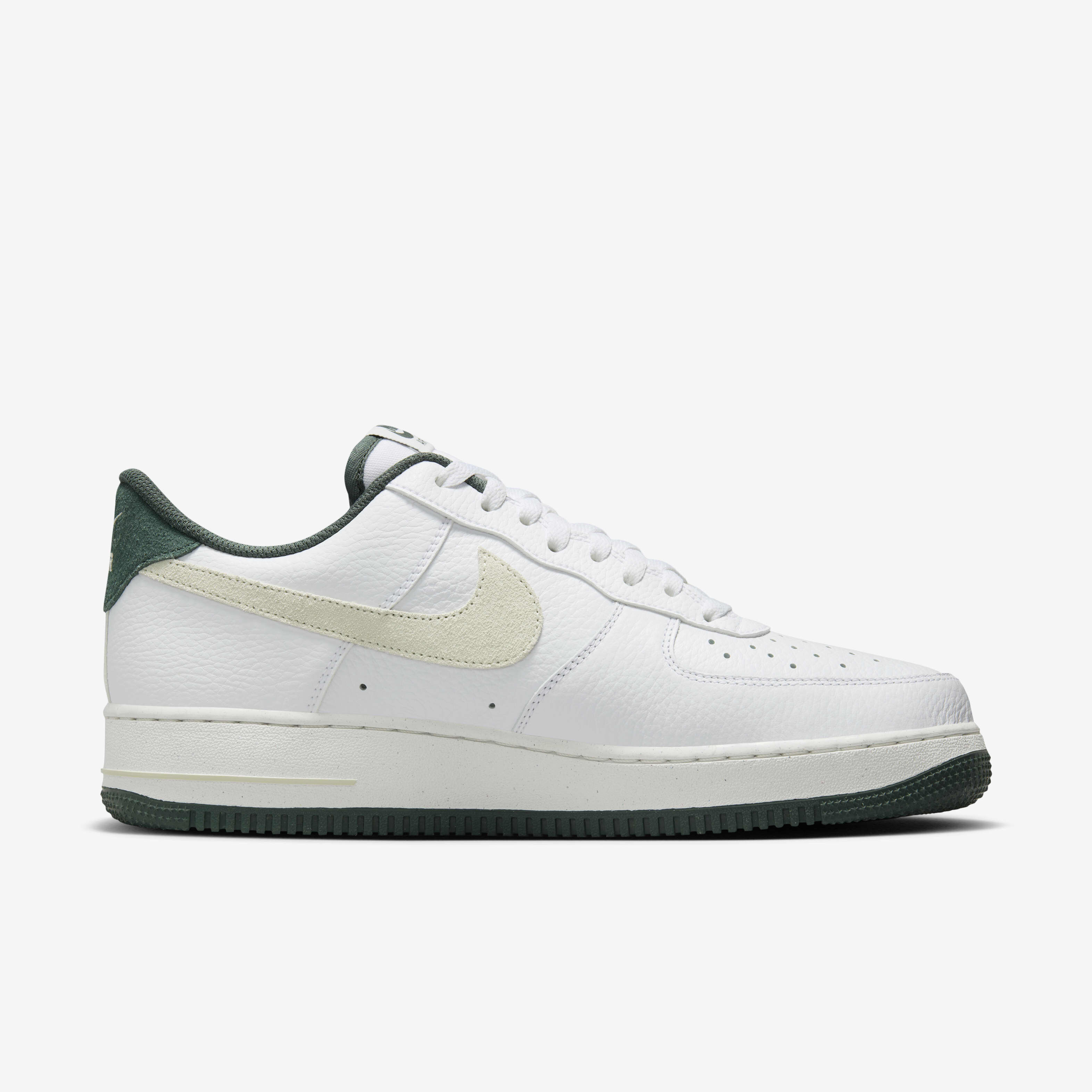 Nike Air Force 1 '07 LV8 image number 2