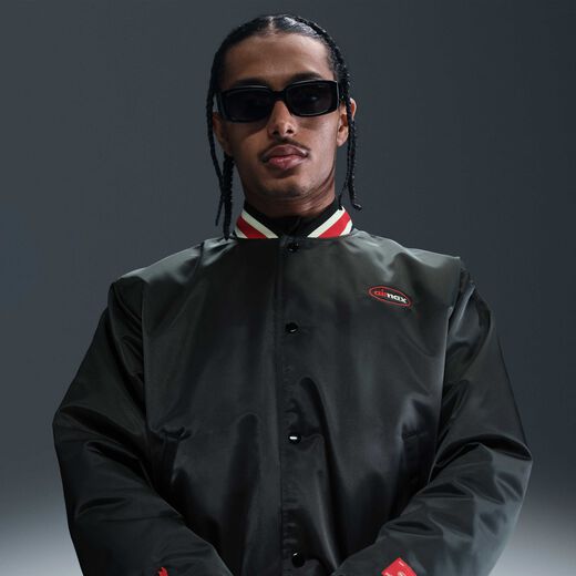 Football Jackets & Gilets-Nike, Liverpool F.C. Authentics Special Edition, Men's Nike Football Satin Dugout Jacket