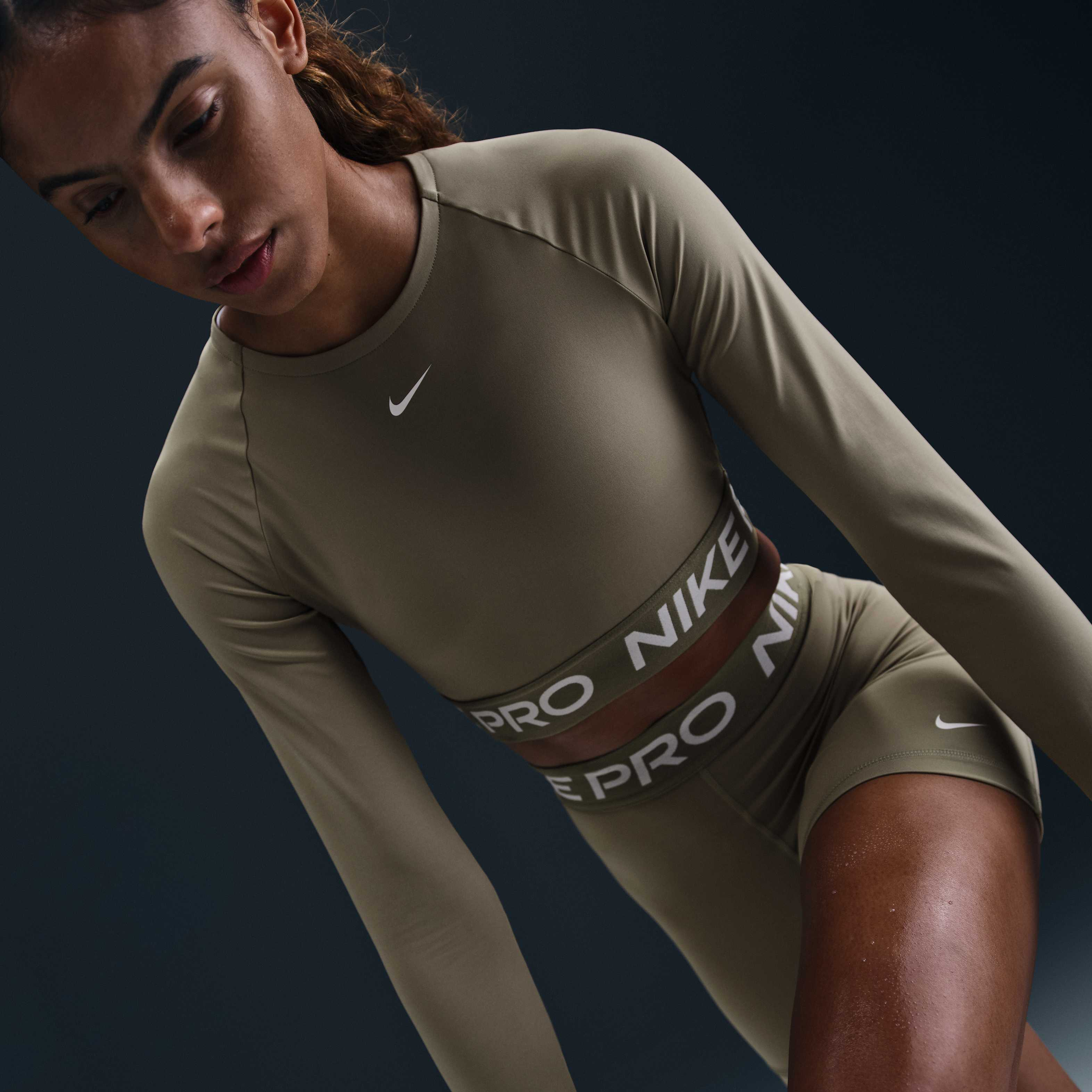 Nike Pro image number 2