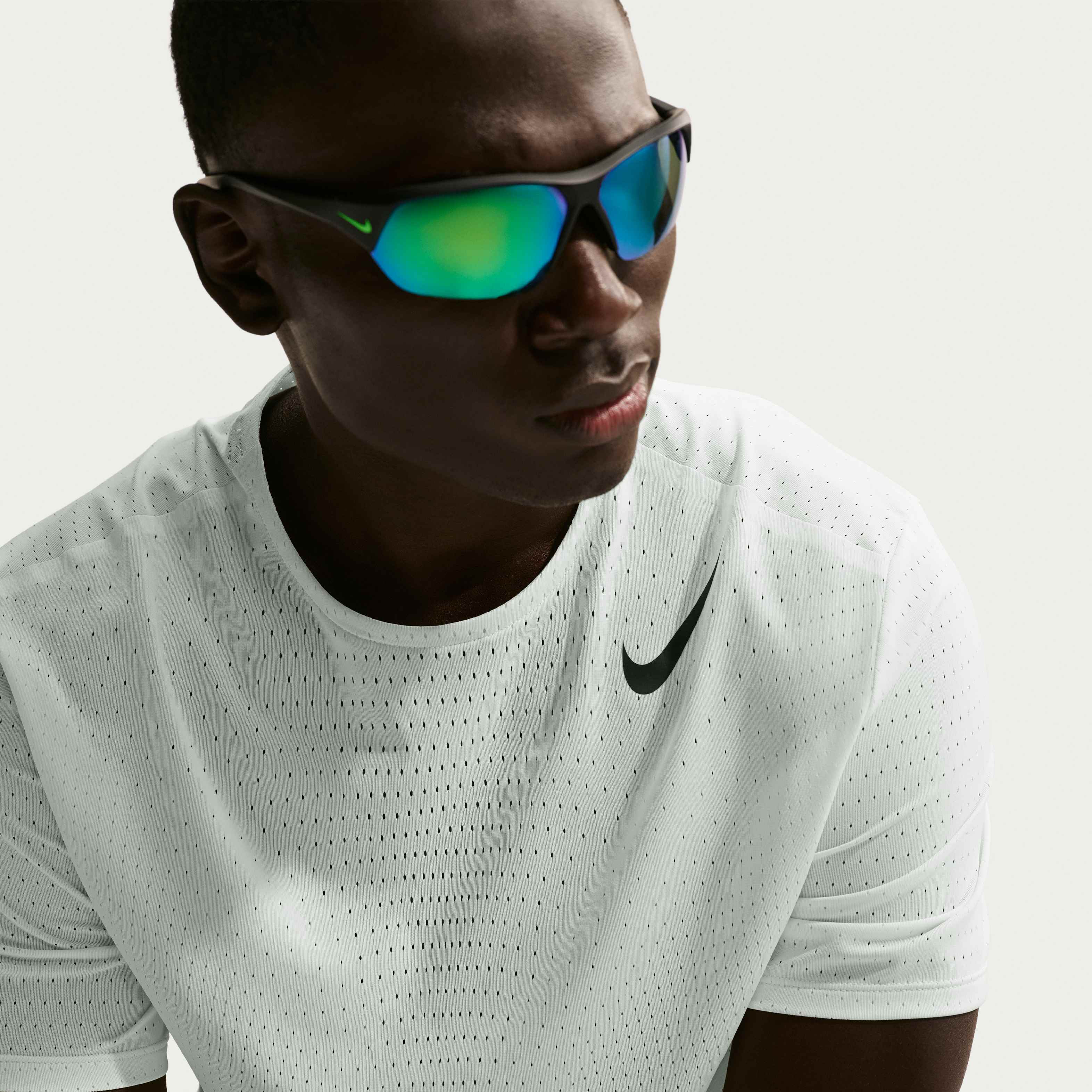Nike AeroSwift image number 2