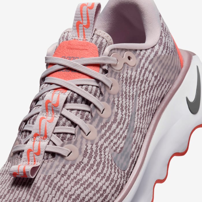 نايكي موتيفا image number 6 نايكي موتيفا image number 6