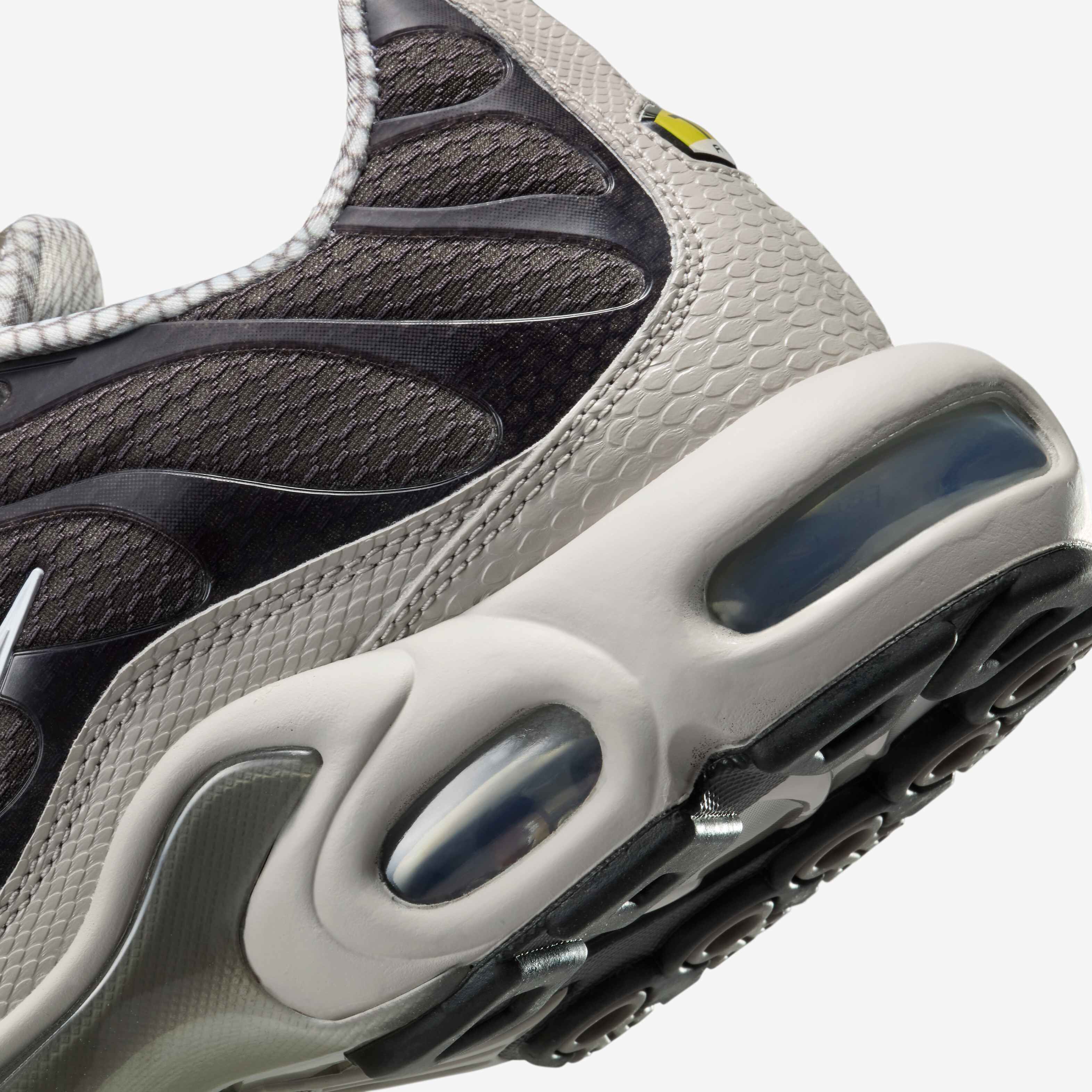 Nike Air Max Plus image number 7