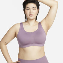 Nike Alate Coverage