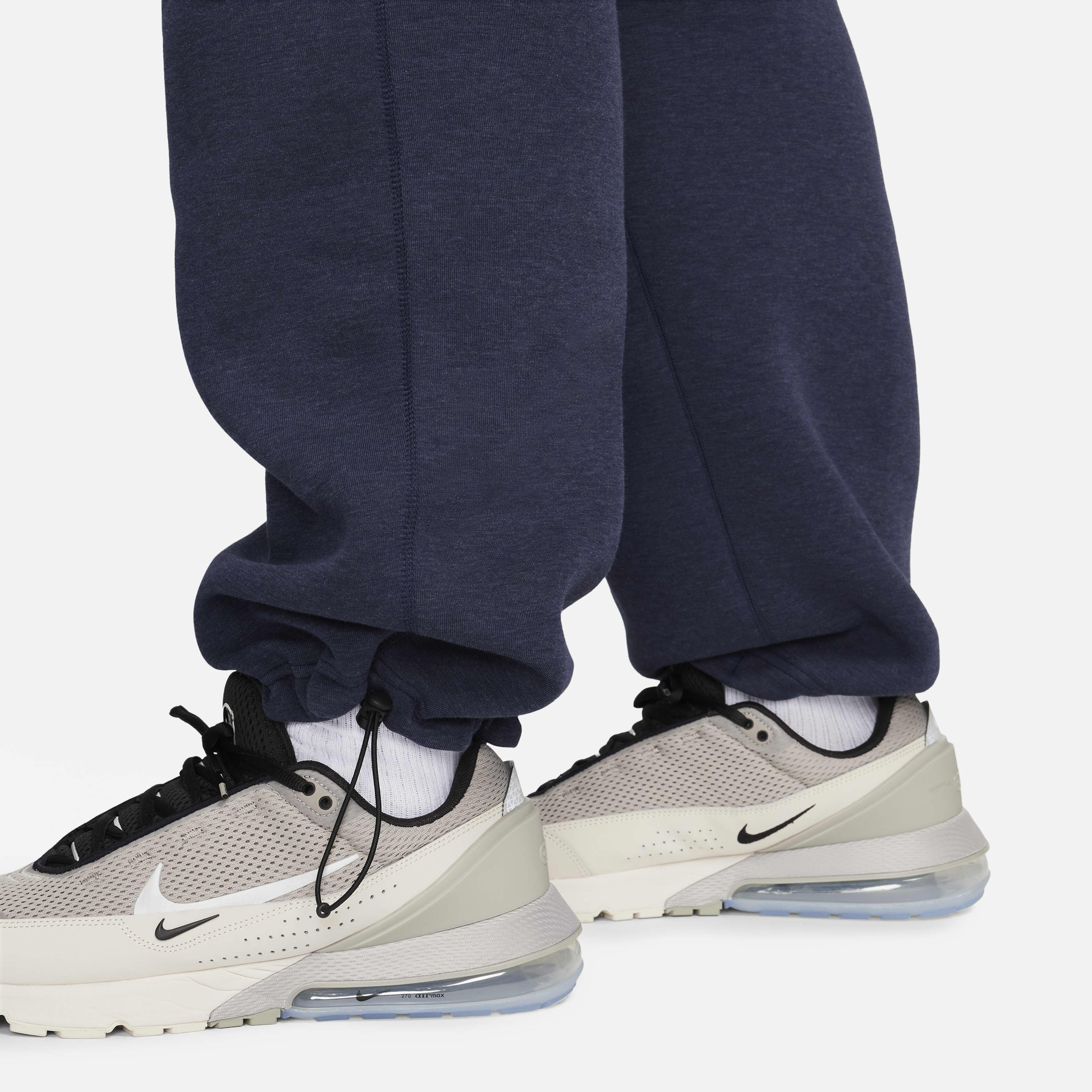 Nike Sportswear Tech Fleece image number 17