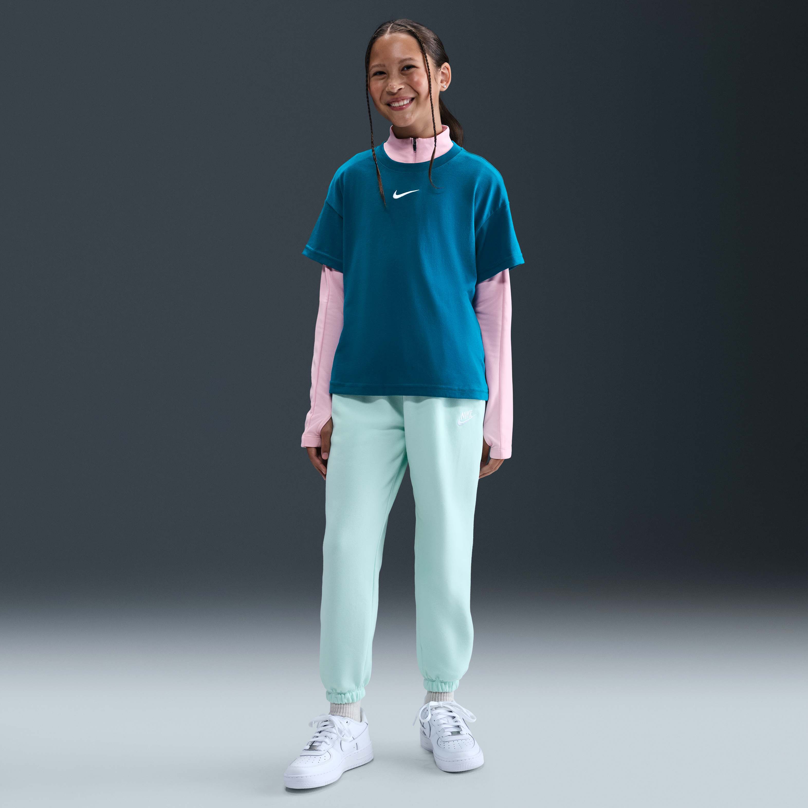 Nike Sportswear Essential image number 3