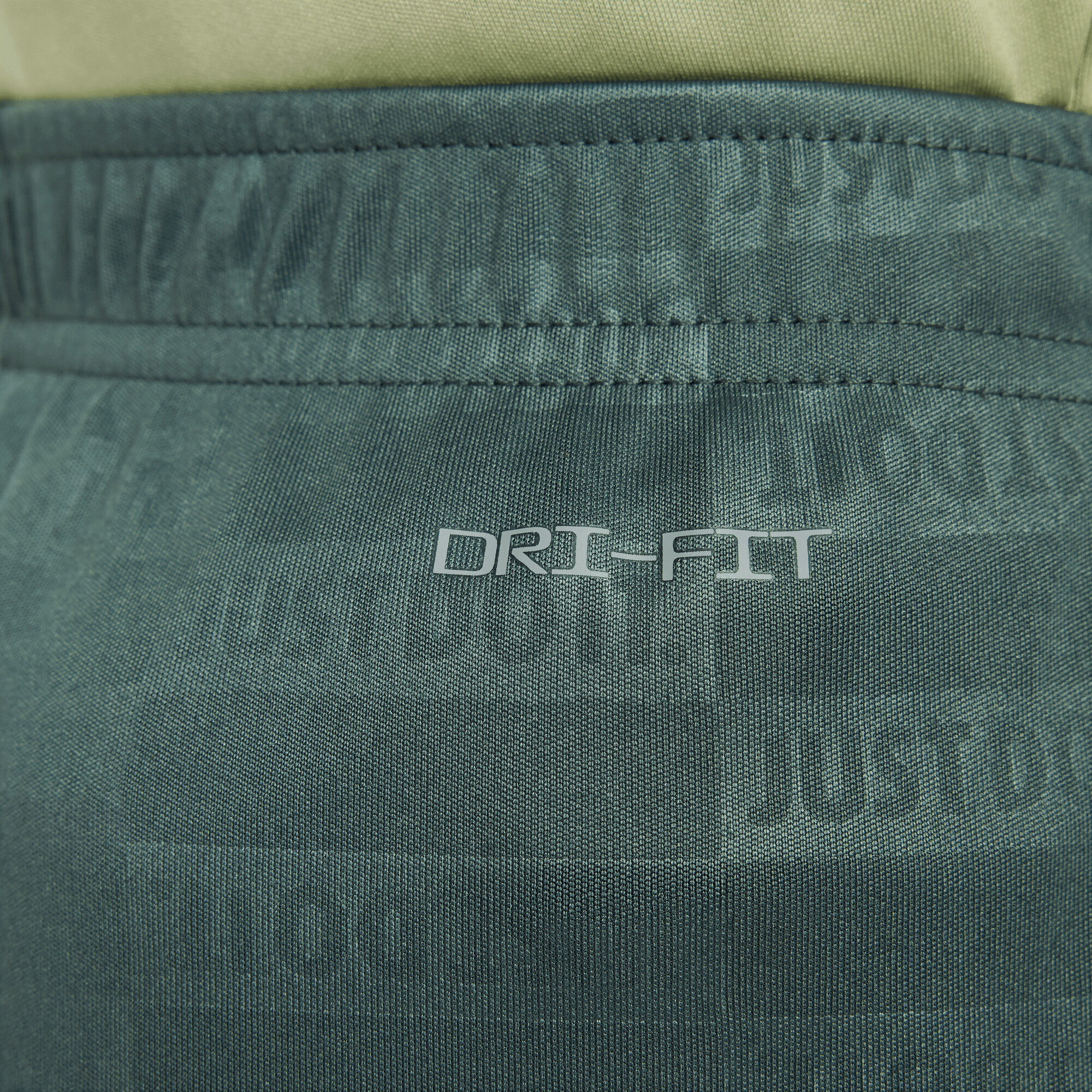 Nike Dri-FIT Sportswear Textured Club image number 4