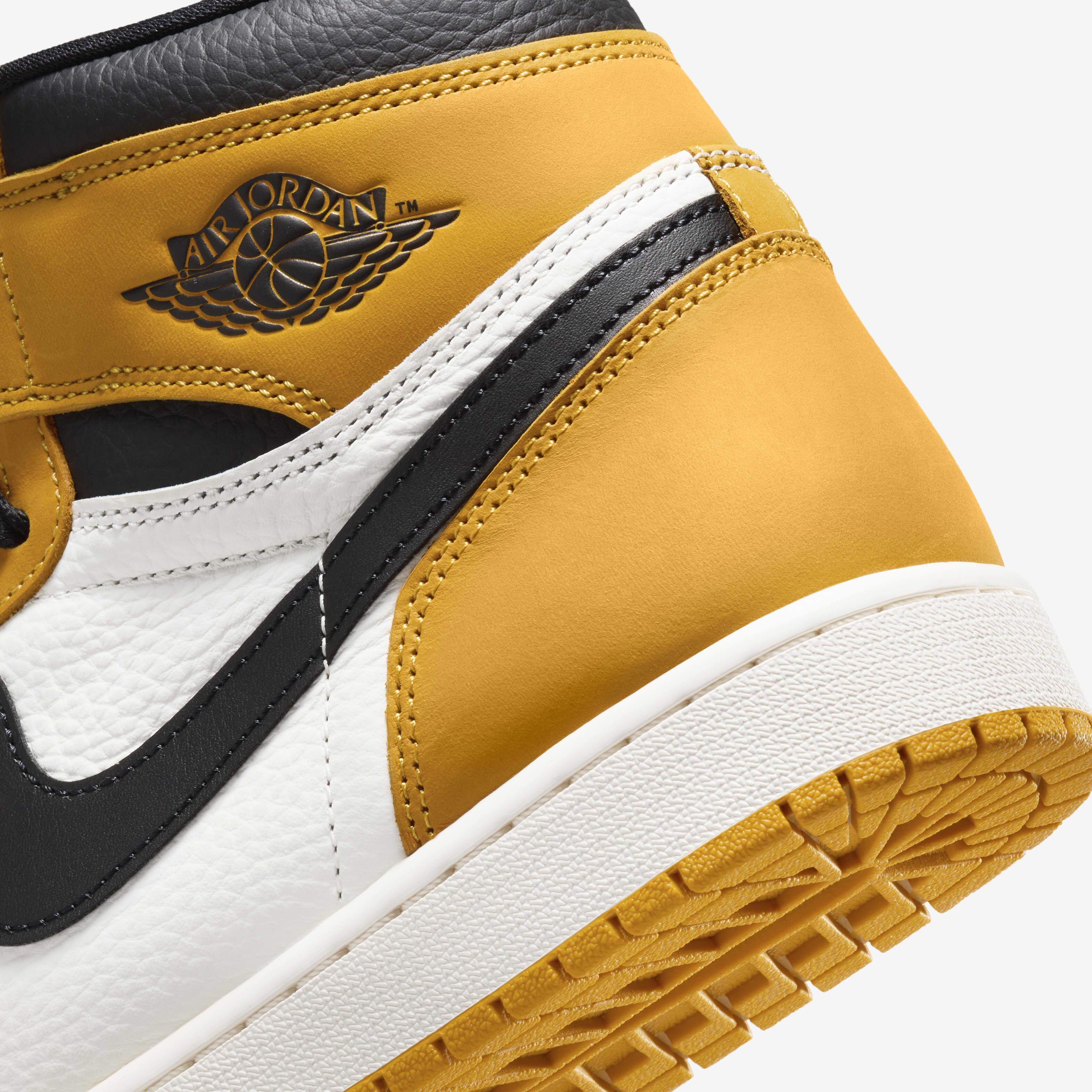 Buy Air Jordan 1 Retro High OG Men s Shoes Nike UAE Official