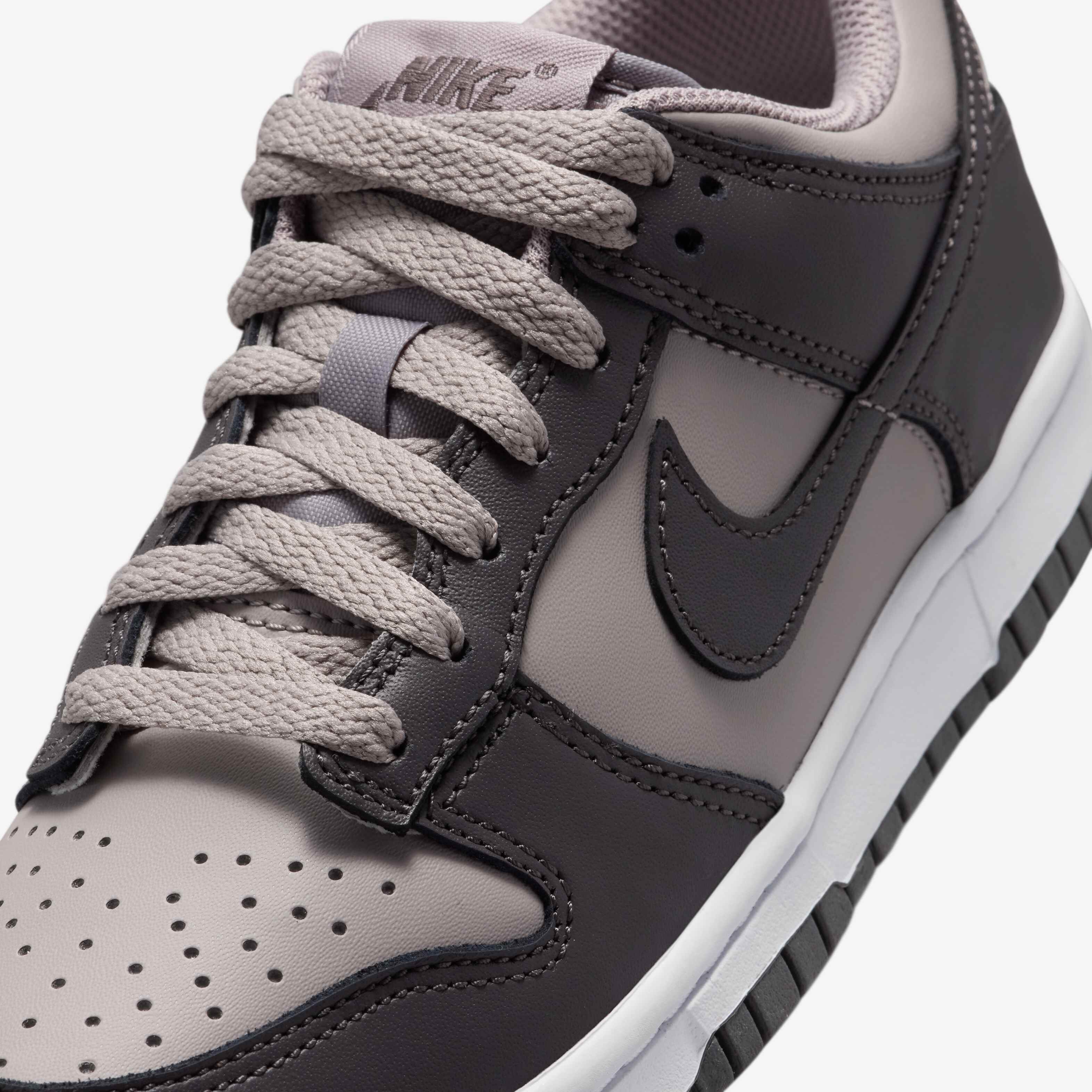 nike dunk low graphite cloud white