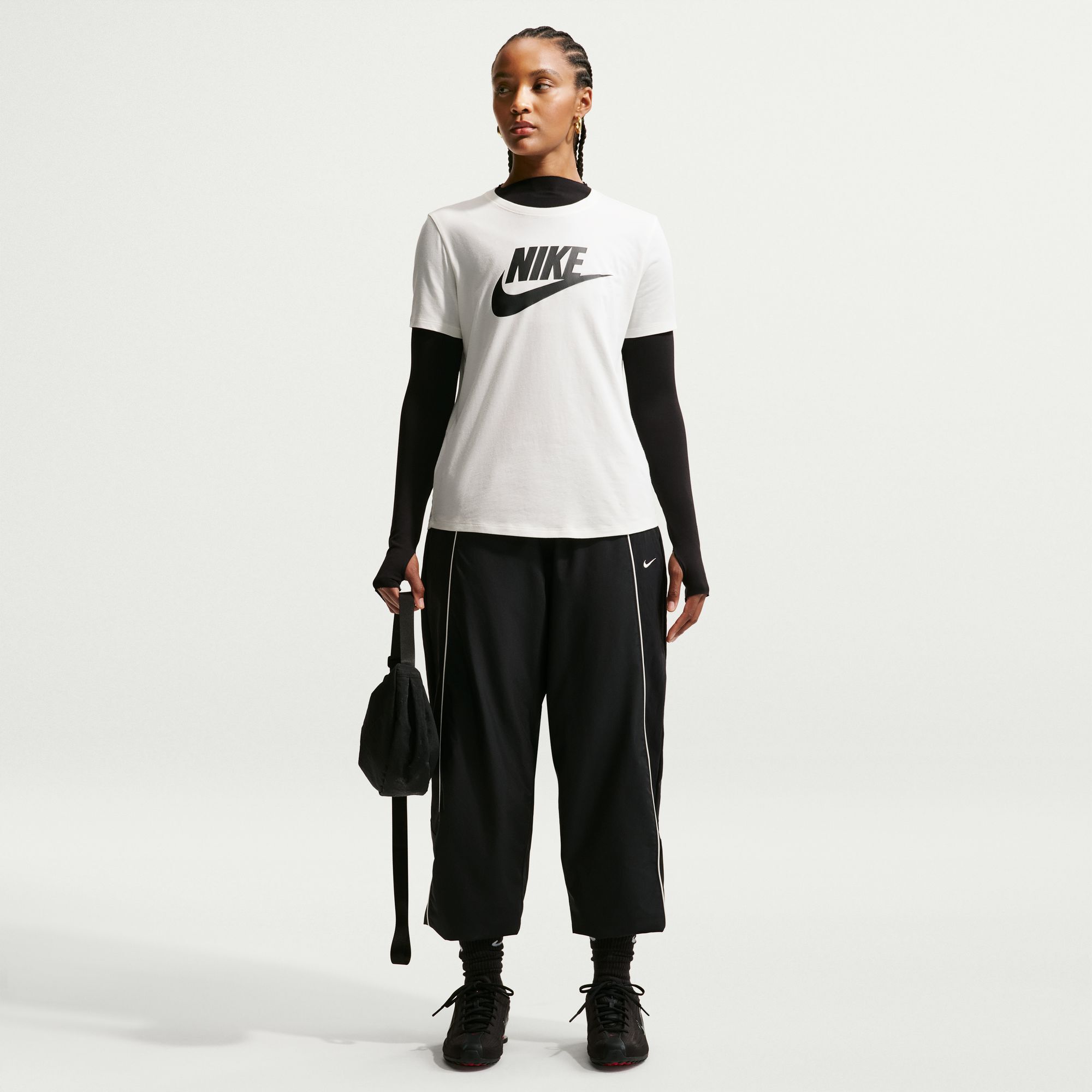 Nike Sportswear Essentials image number 0