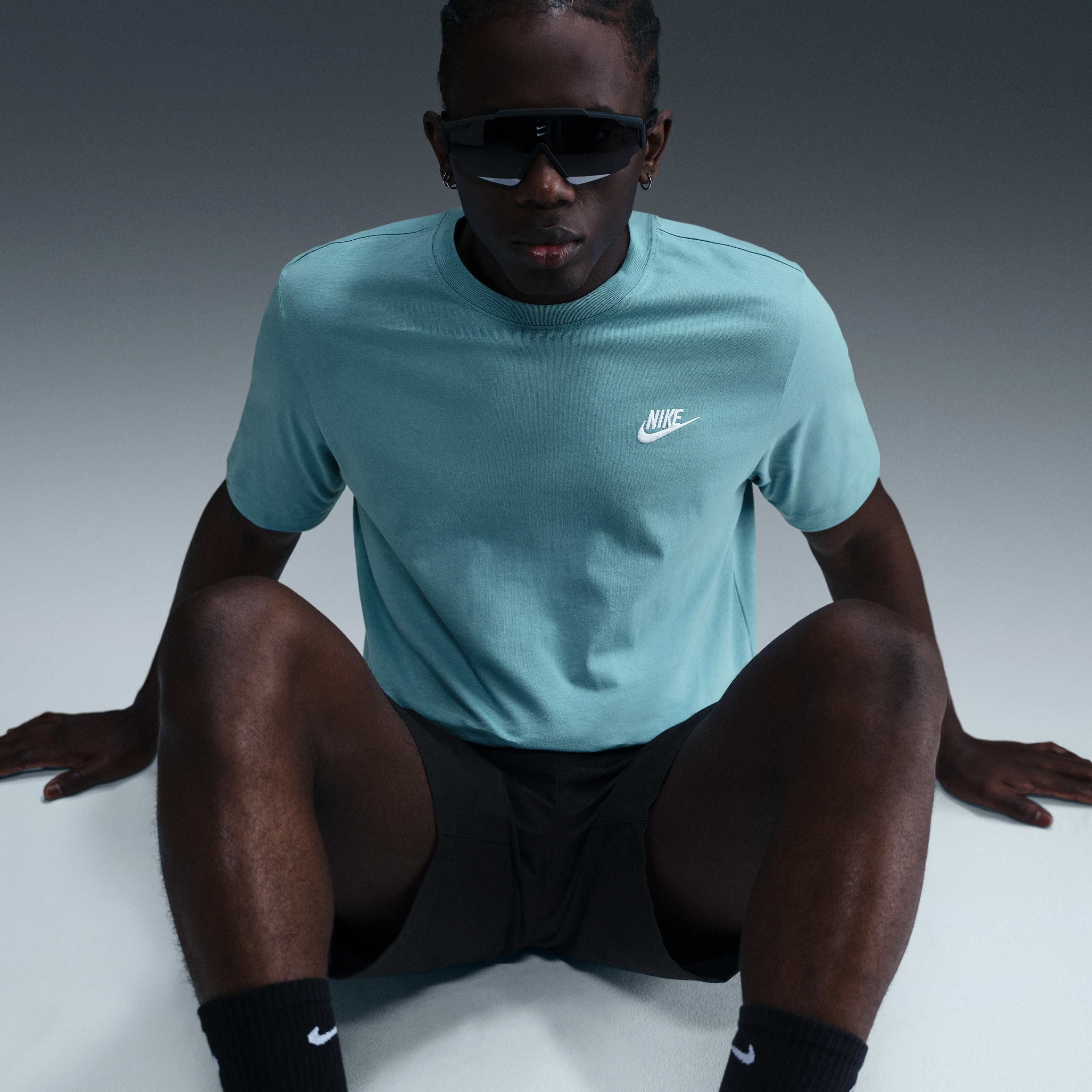 Nike Sportswear Club image number 2