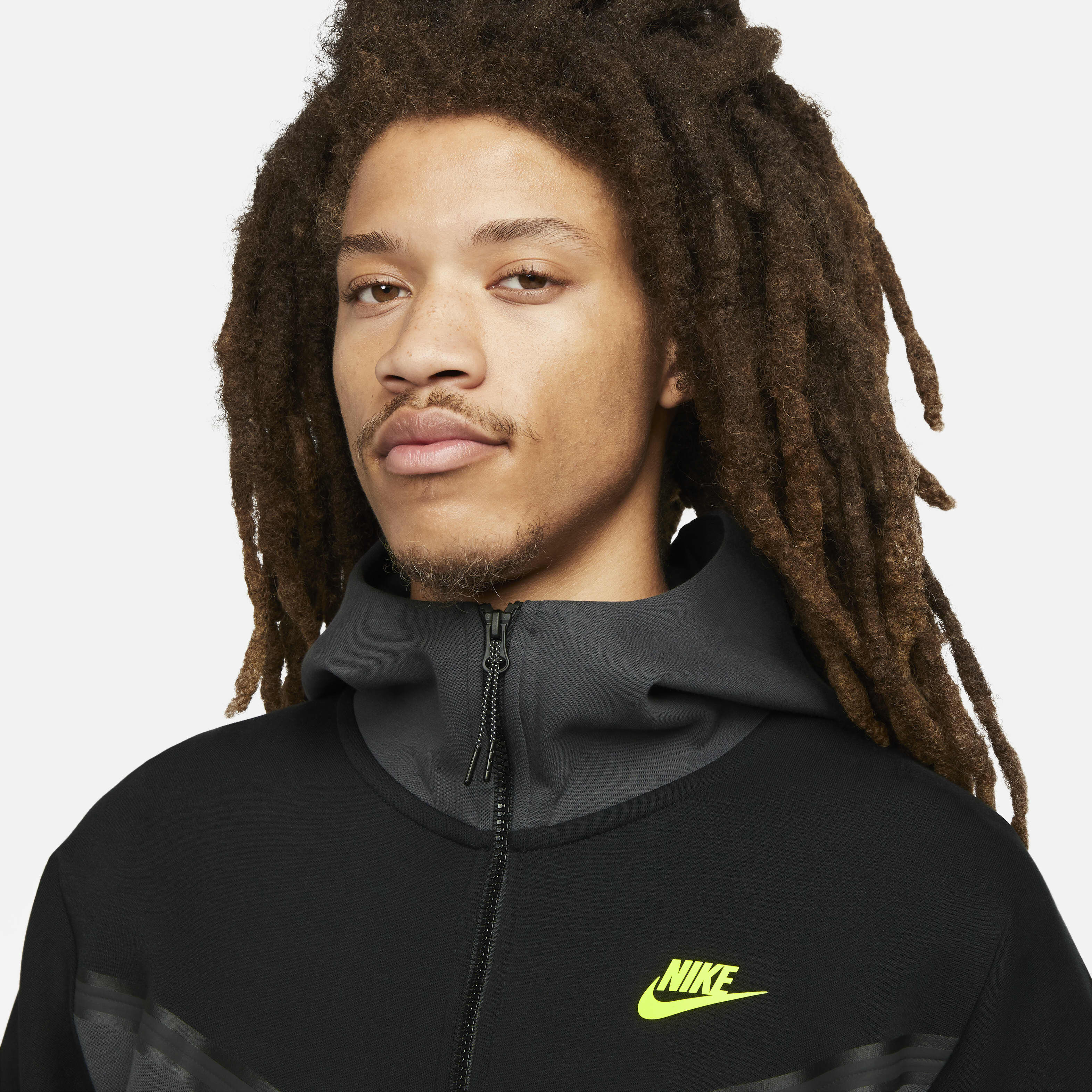 Nike Sportswear Tech Fleece image number 2