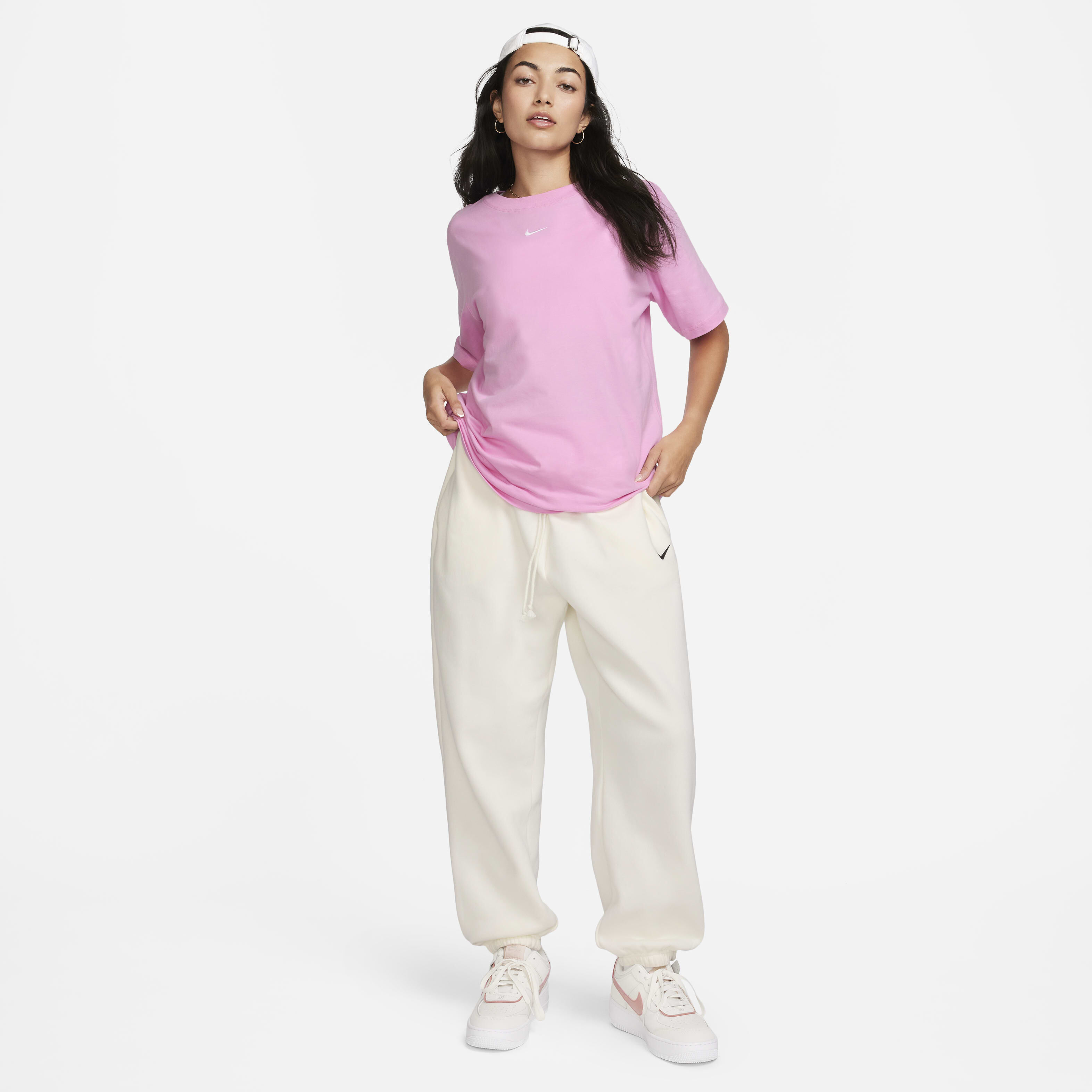 Nike Sportswear Essential image number 4