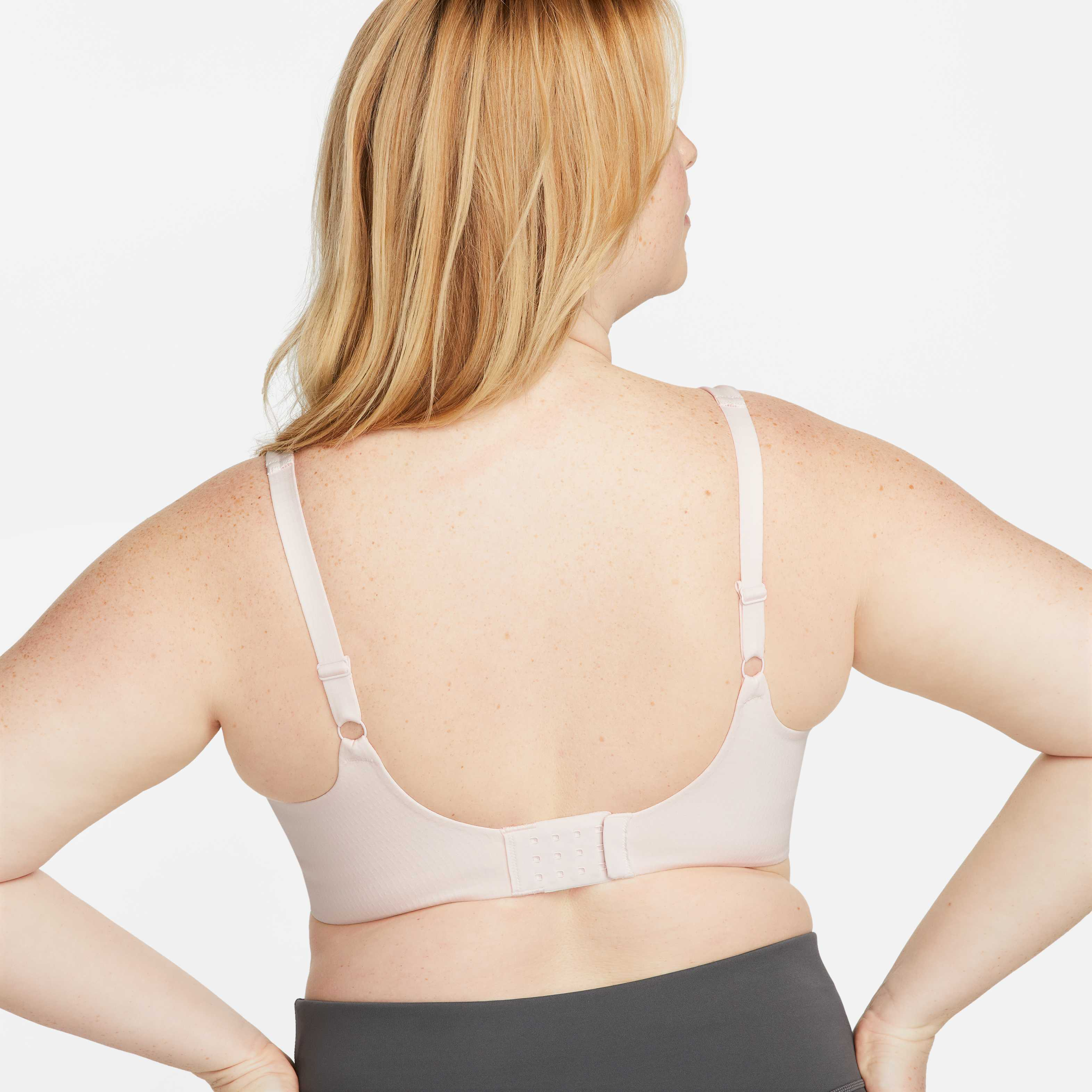 Nike Alate Coverage image number 1