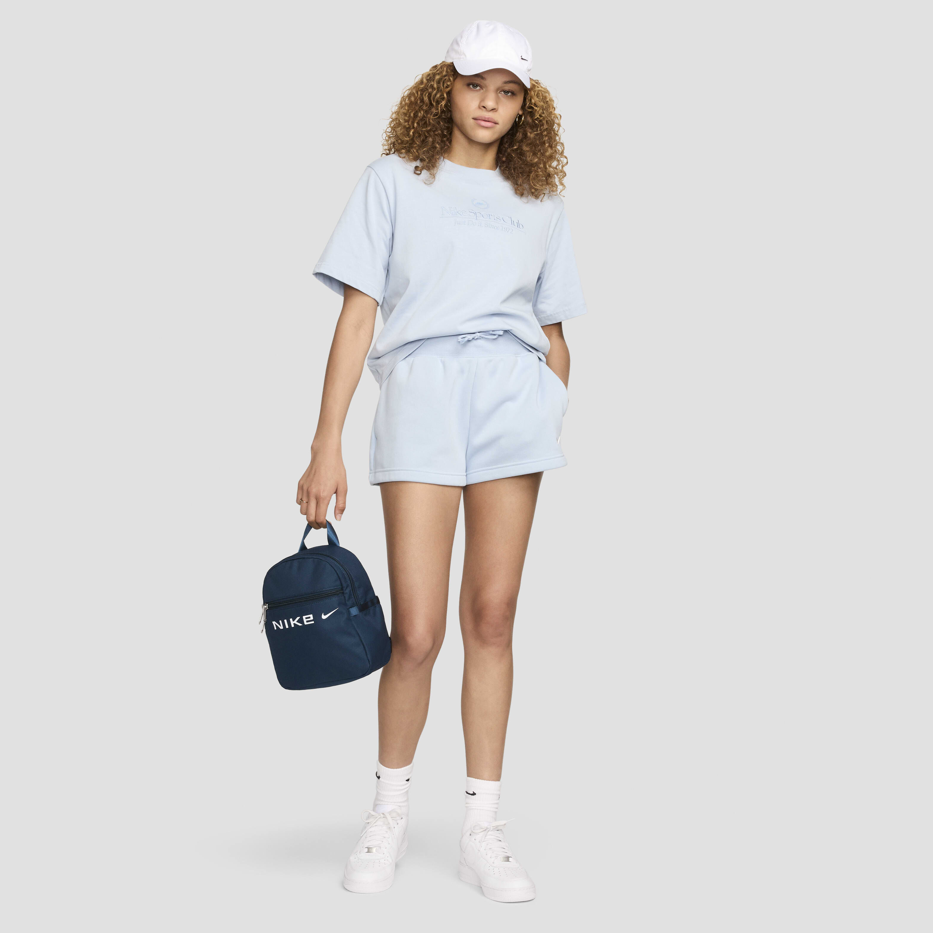 نايكي سبورتسوير فيوتشرا image number 9