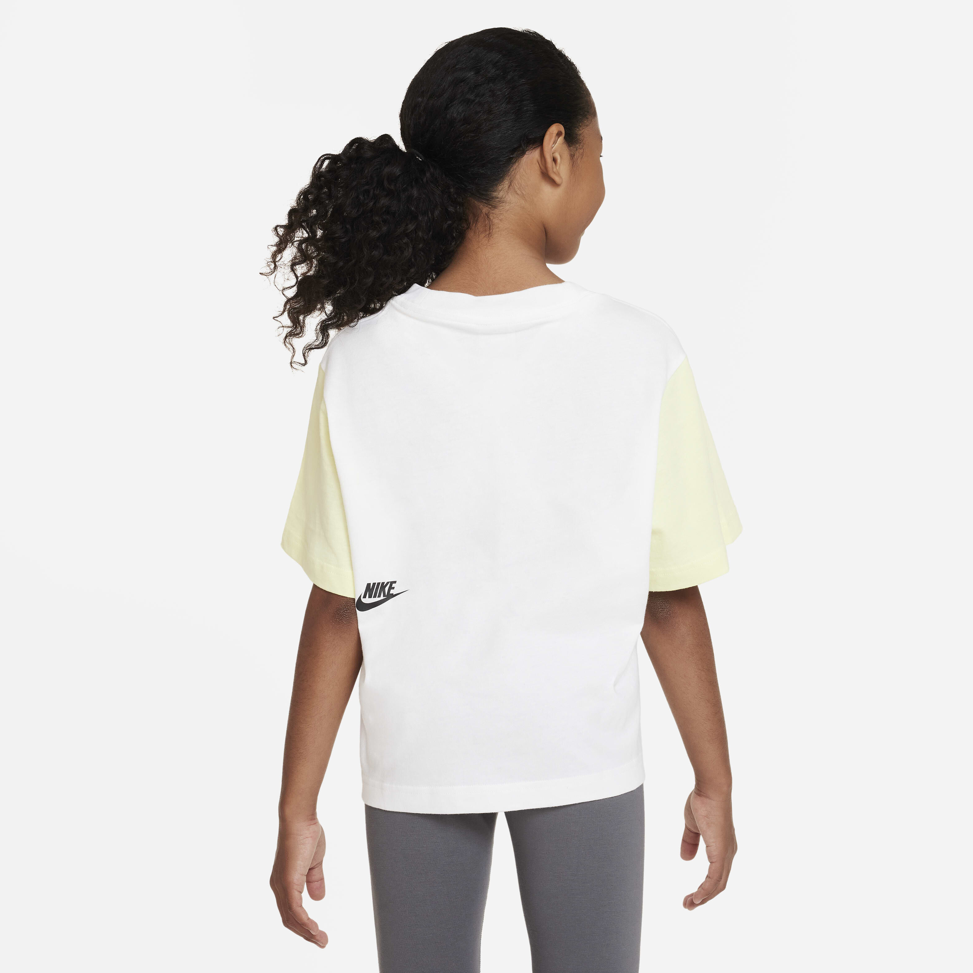 نايكي سبورتسوير ايسنشال image number 1