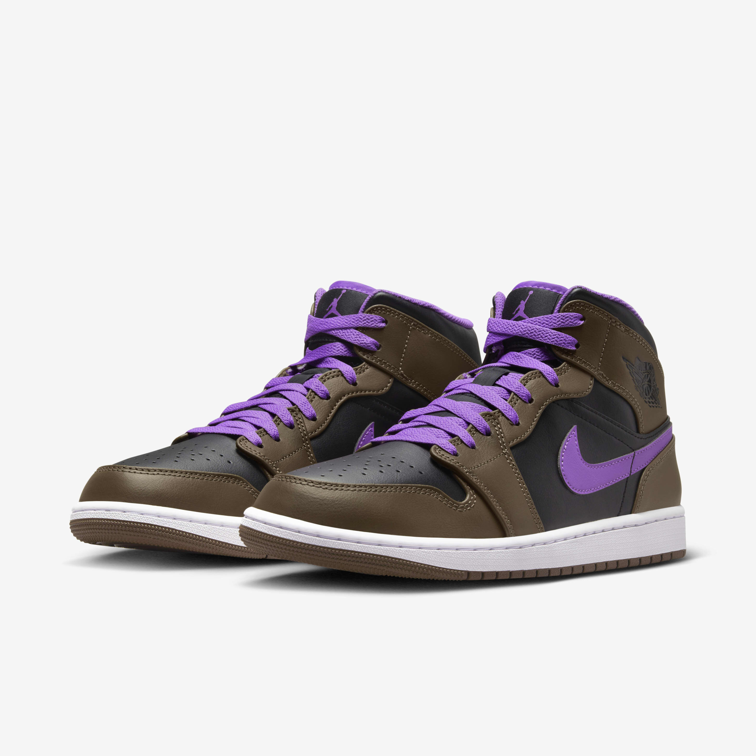 Air Jordan 1 Mid image number 4