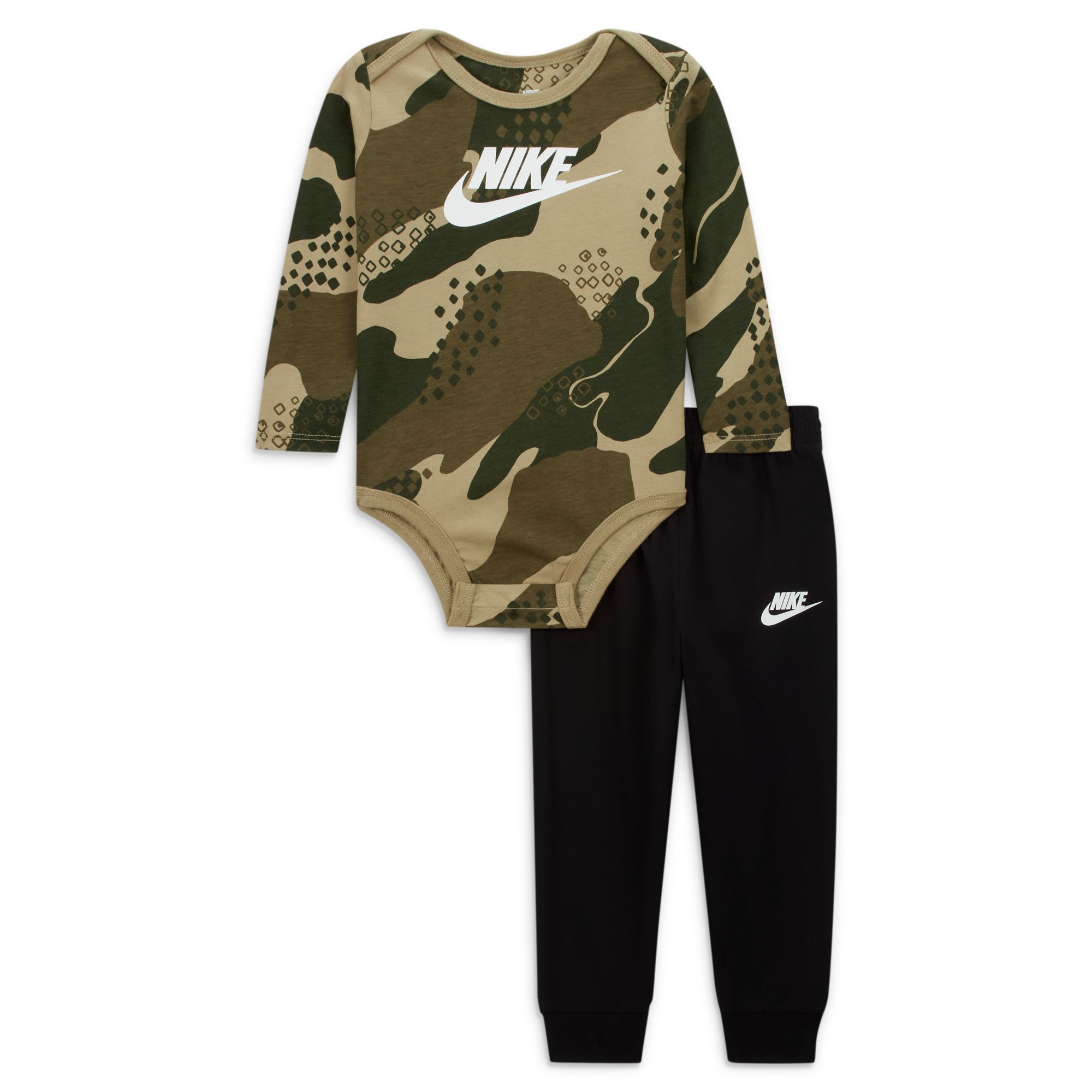 Nike clearance camo tracksuit