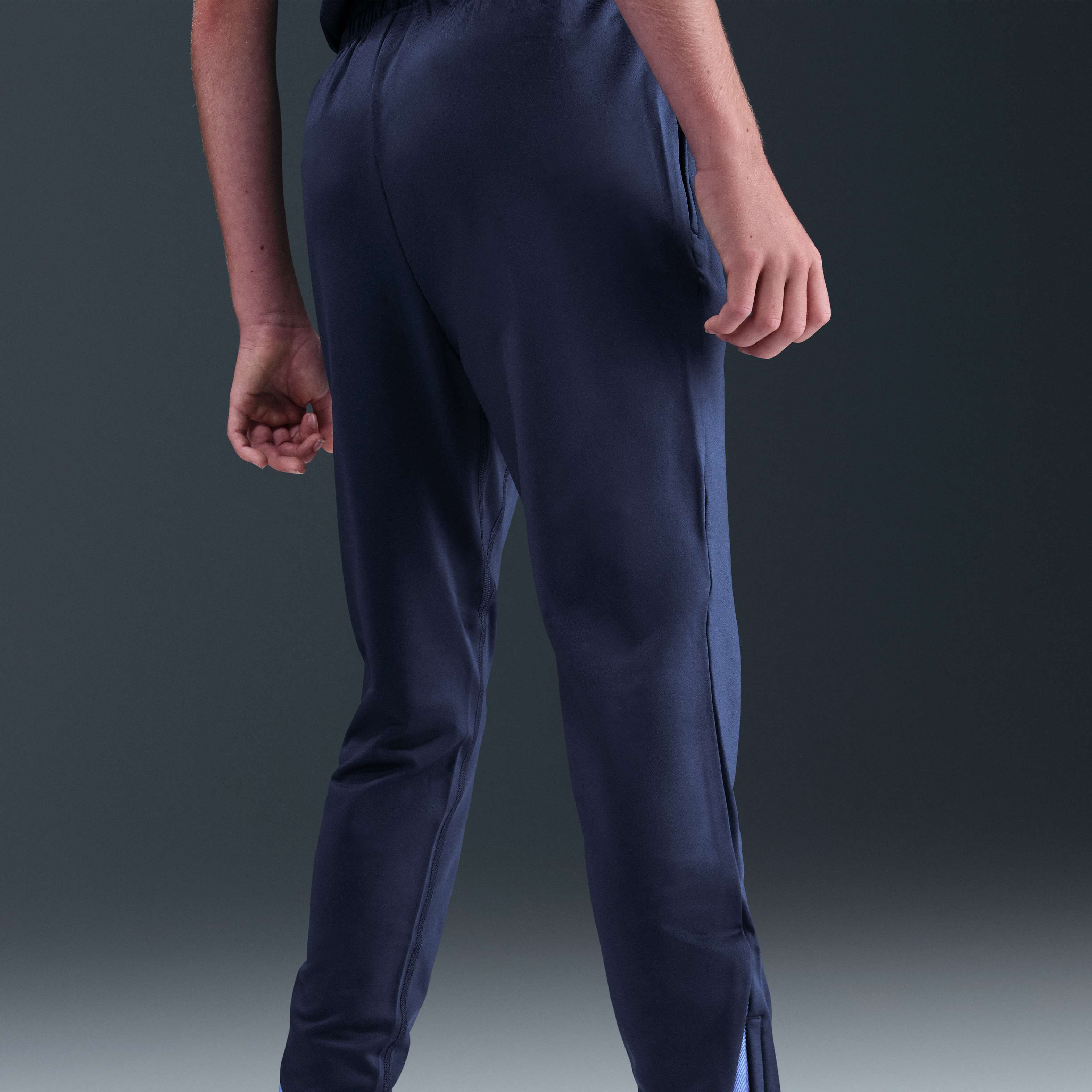 Paris Saint-Germain Strike image number 2