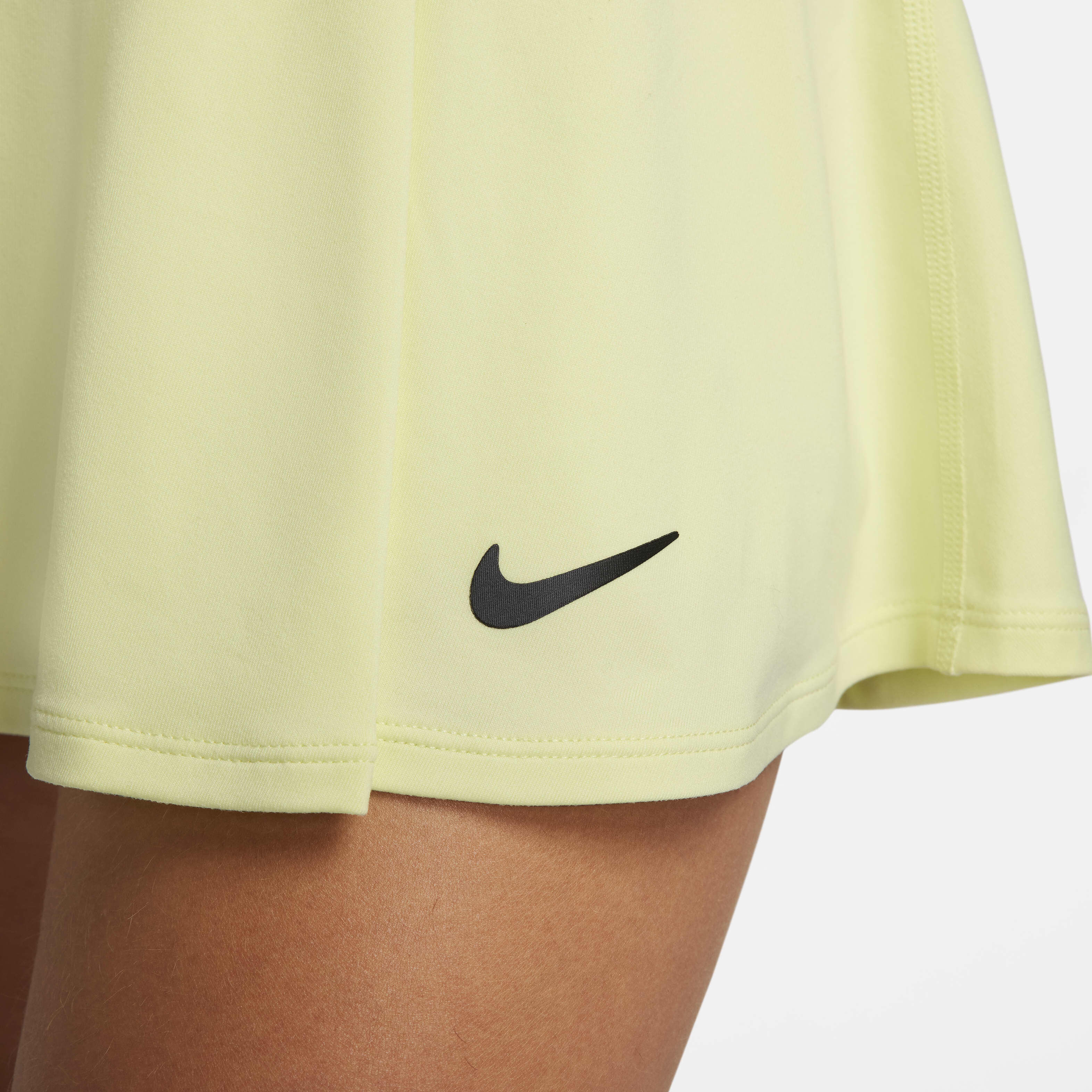 NikeCourt Dri-FIT Victory image number 3