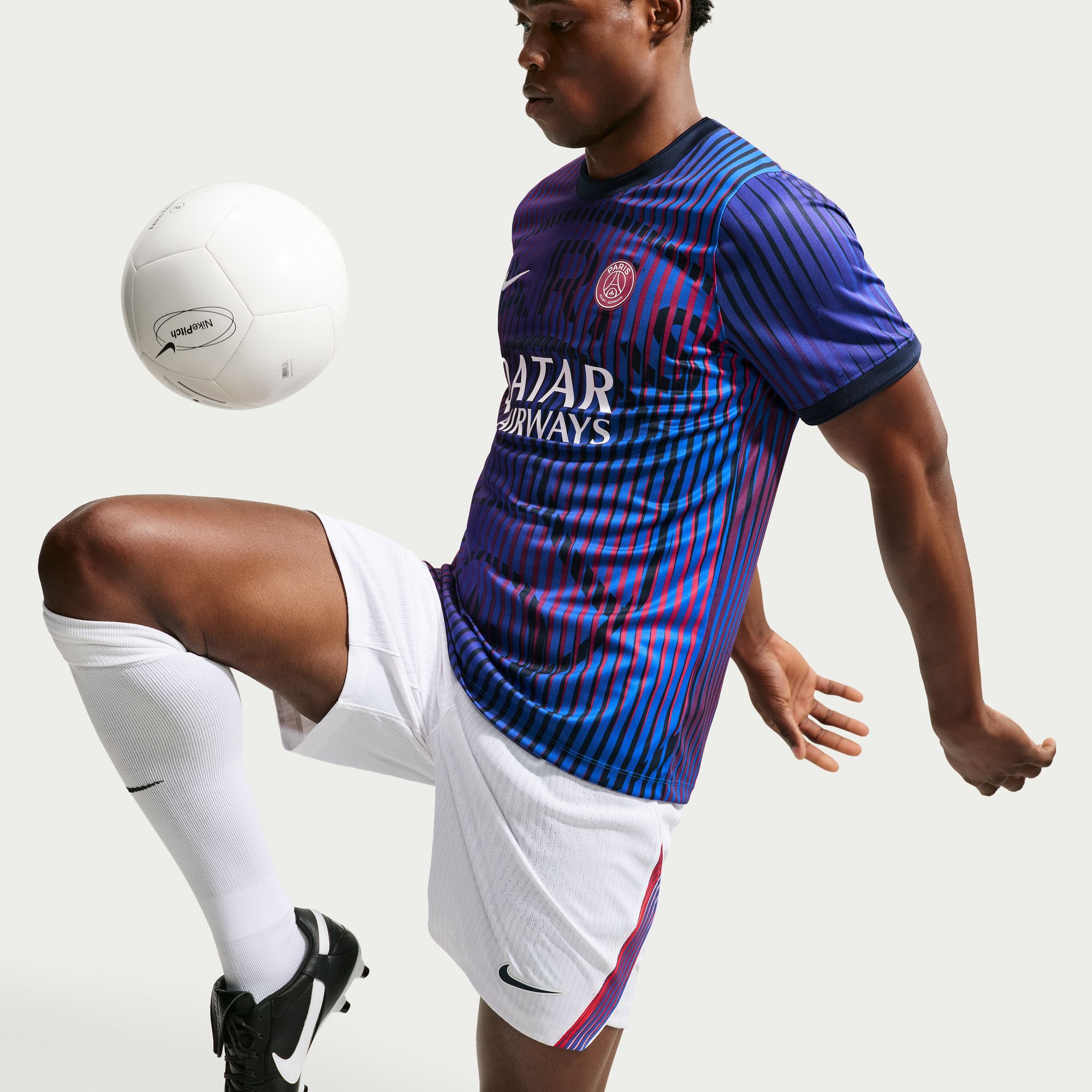 Paris Saint-Germain Away image number 3