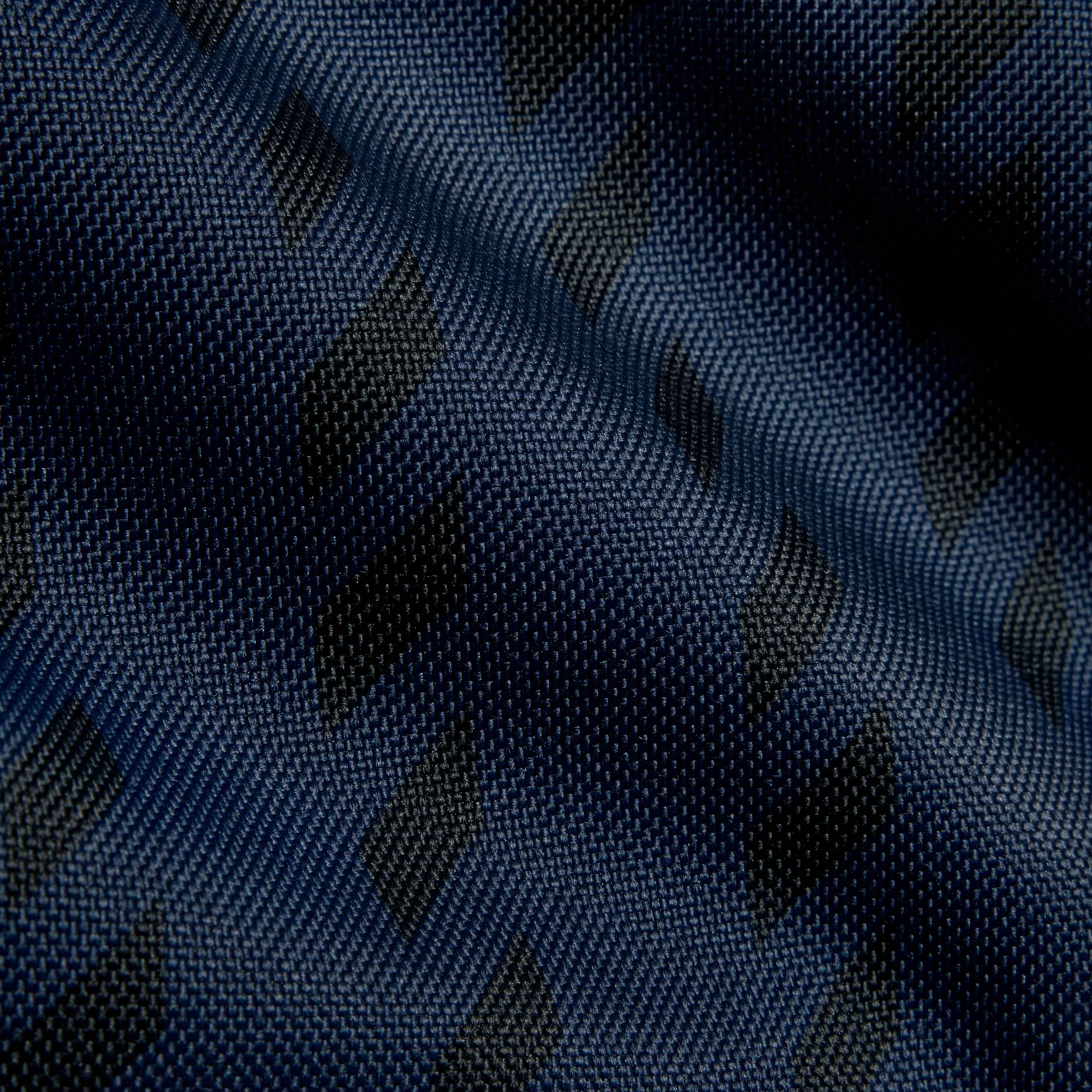 Zoom image