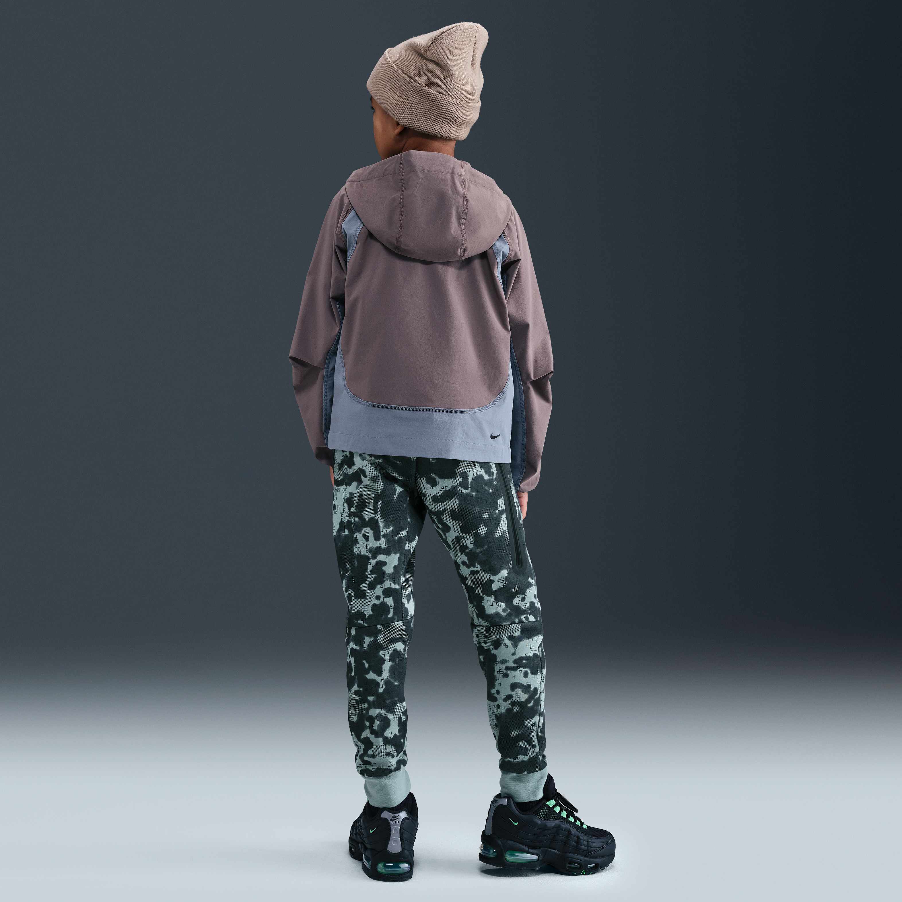 نايكي تك image number 5