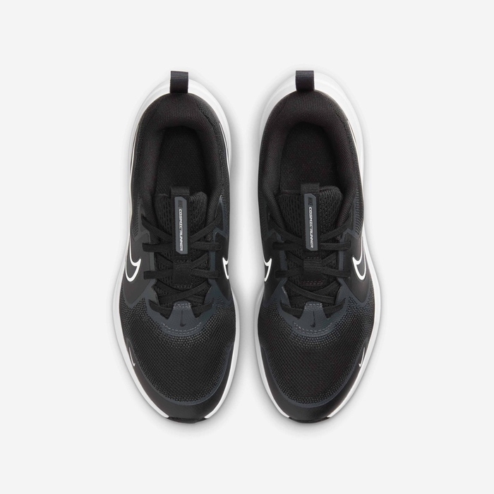 Nike Cosmic Runner image number 3 Nike Cosmic Runner image number 3