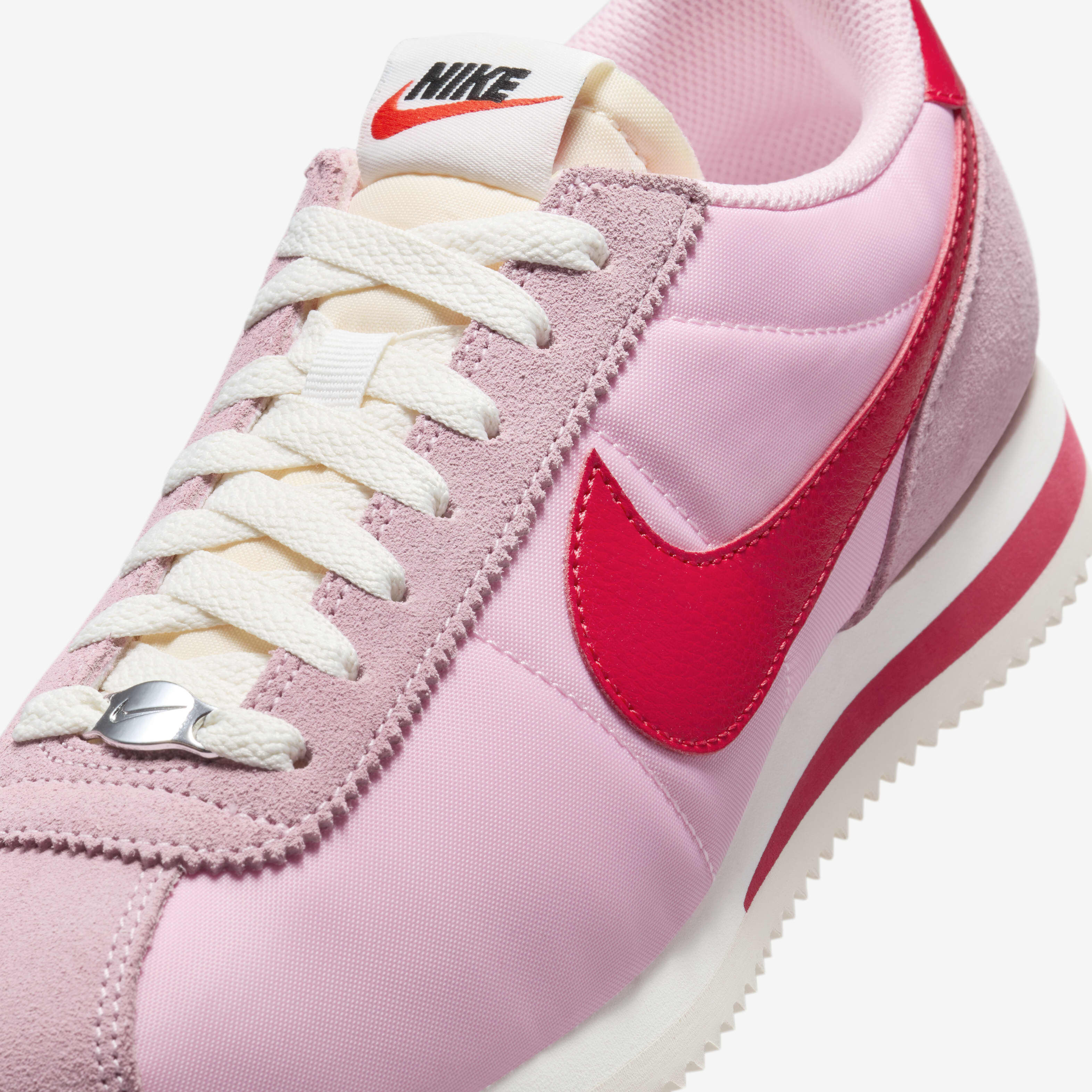 Neon pink nike cortez shop