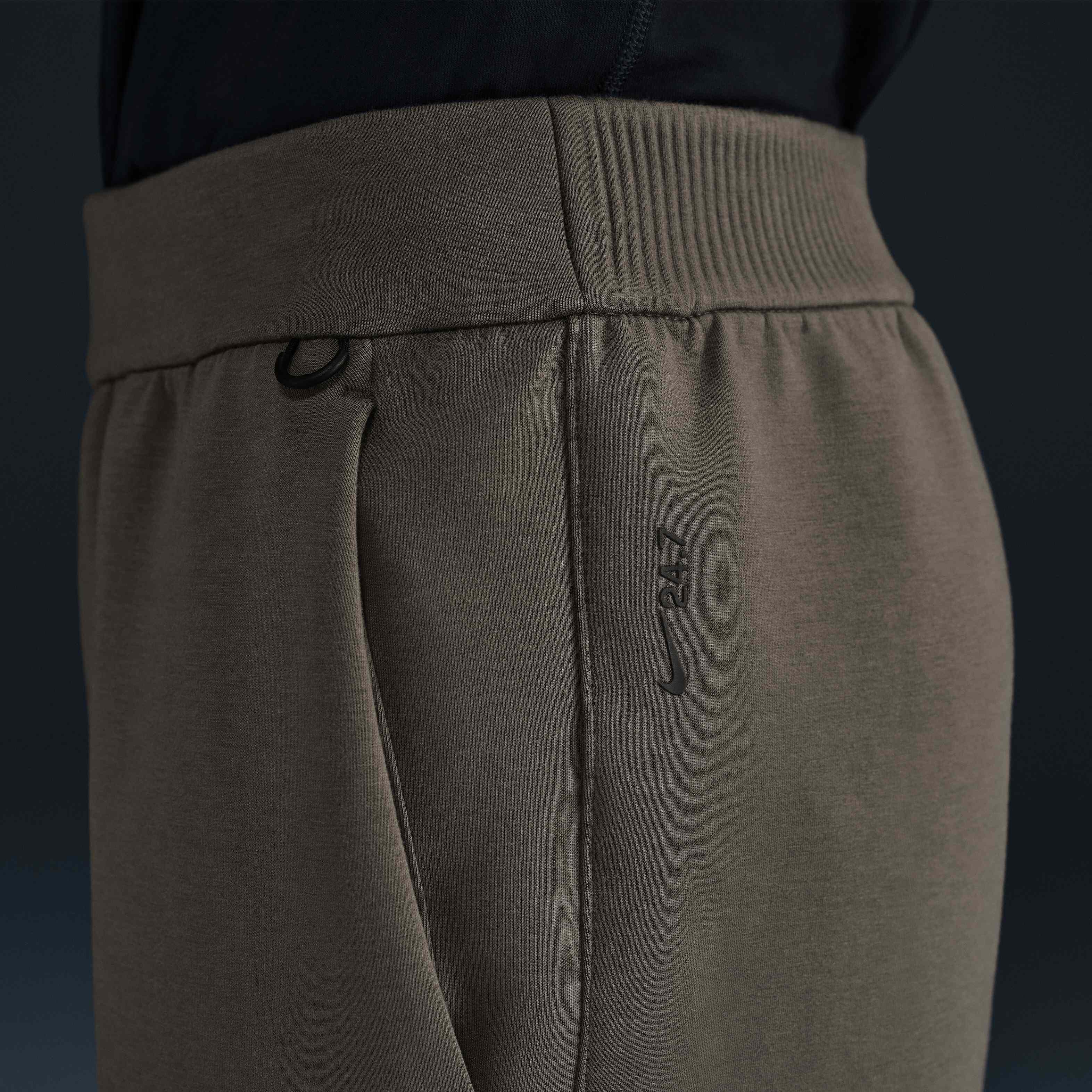 نايكي 24.7 امبوسبلي سوفت image number 5