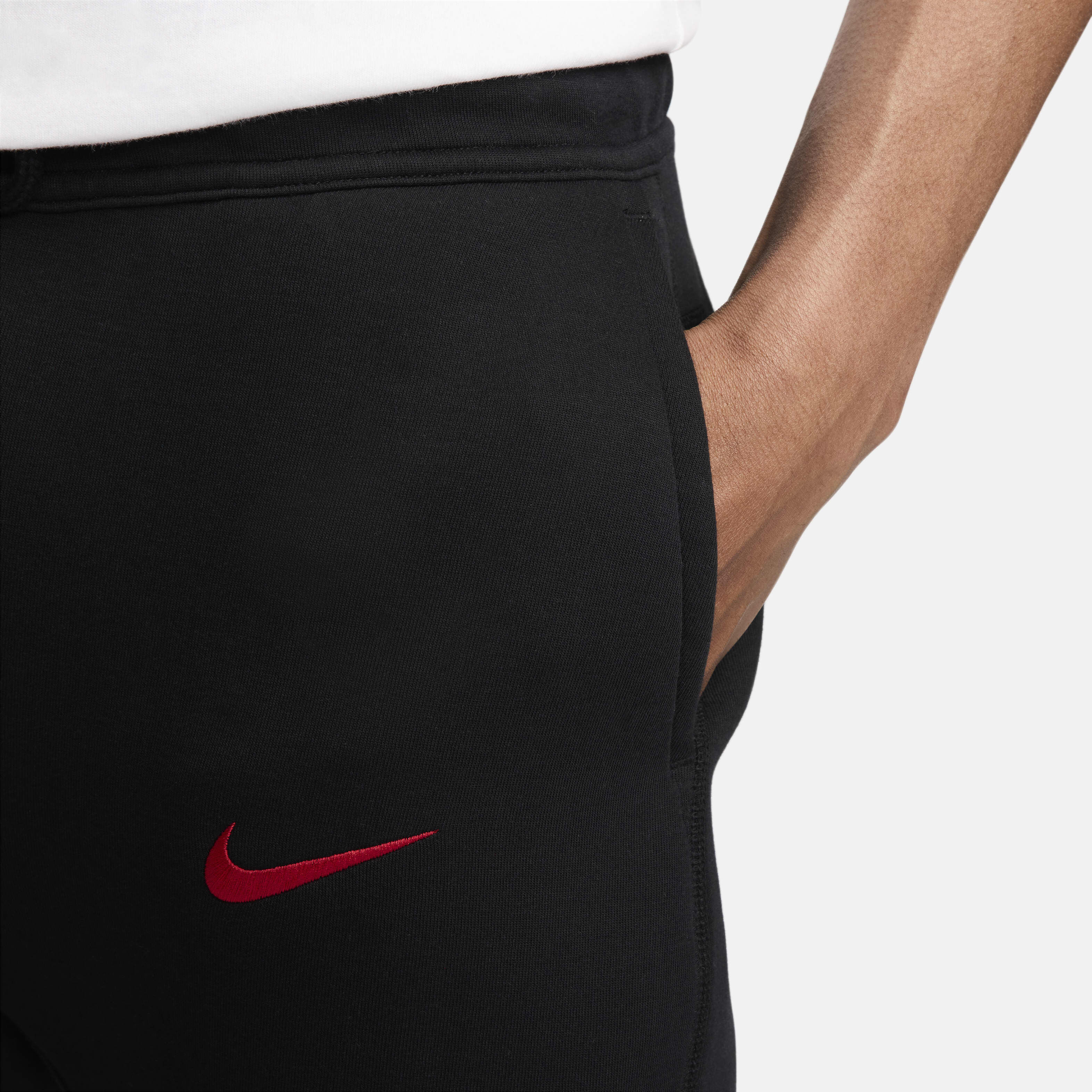 Buy Liverpool FC Tech Fleece Men s Nike Football Joggers Nike UAE Official