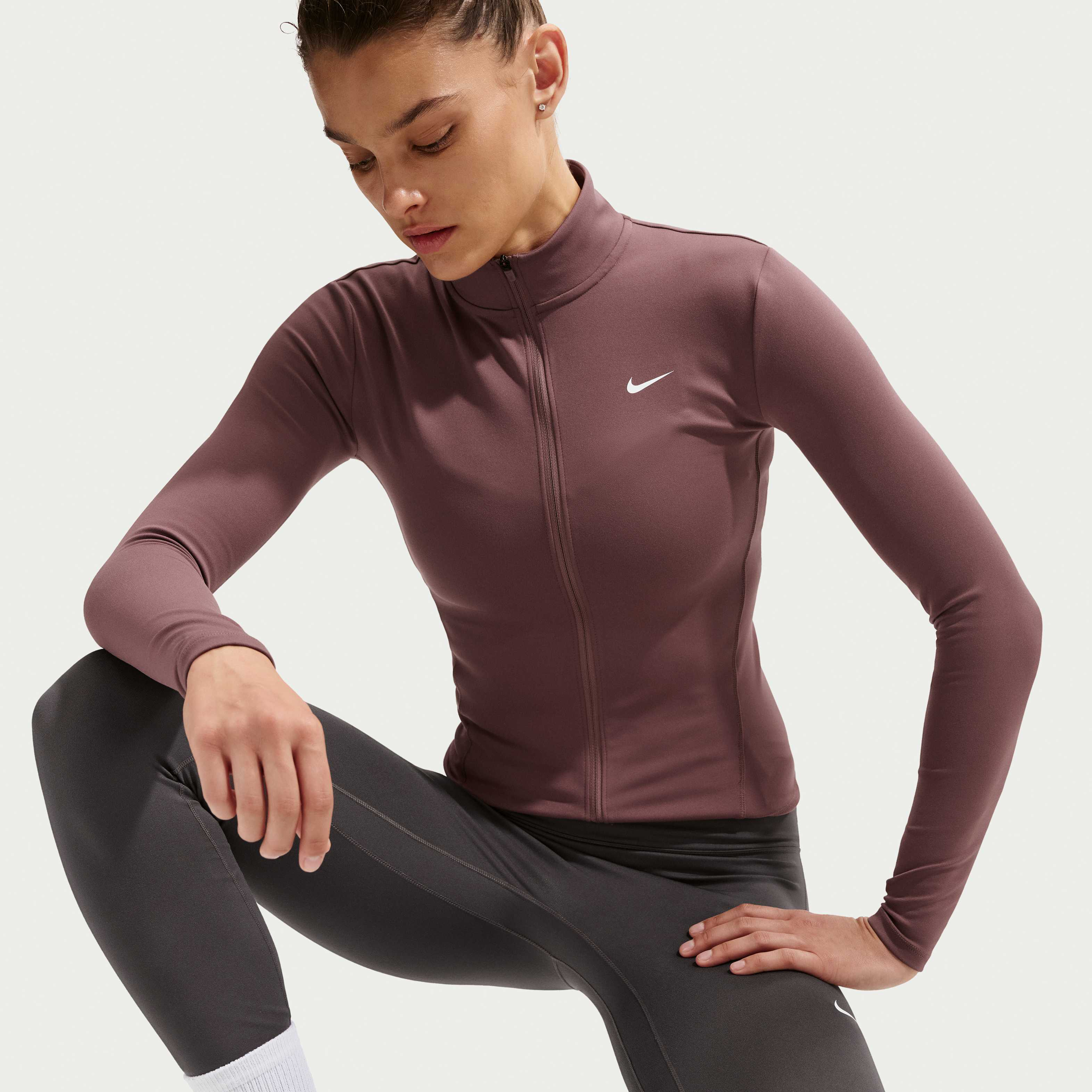 نايكي ون فيتد image number 2