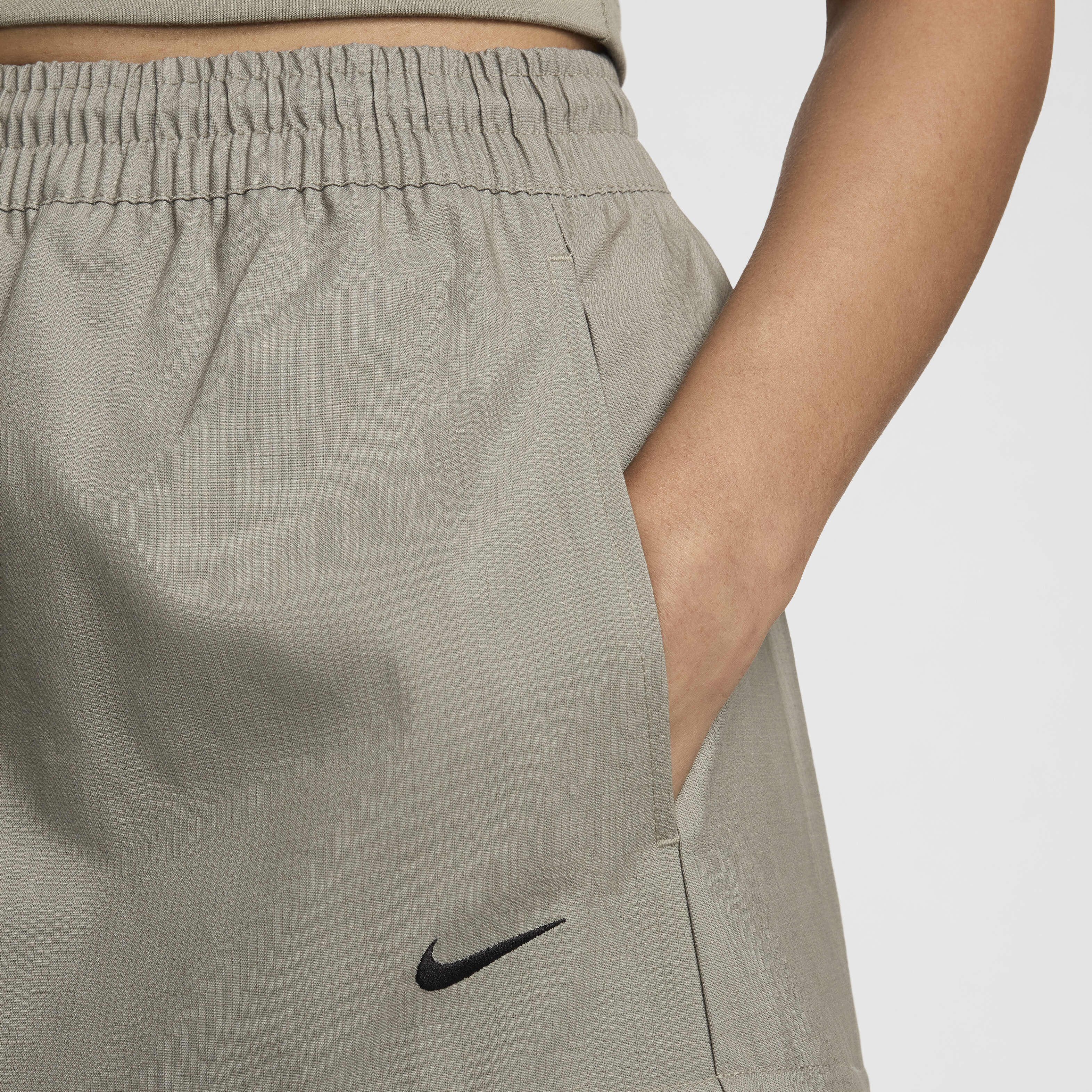 Nike Sportswear Essential image number 3