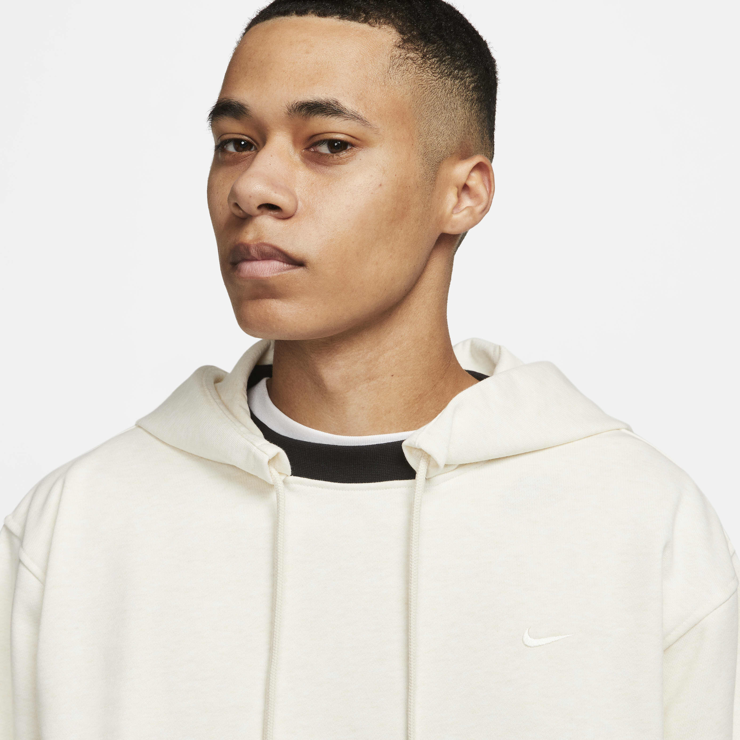 Nike Standard Issue image number 2