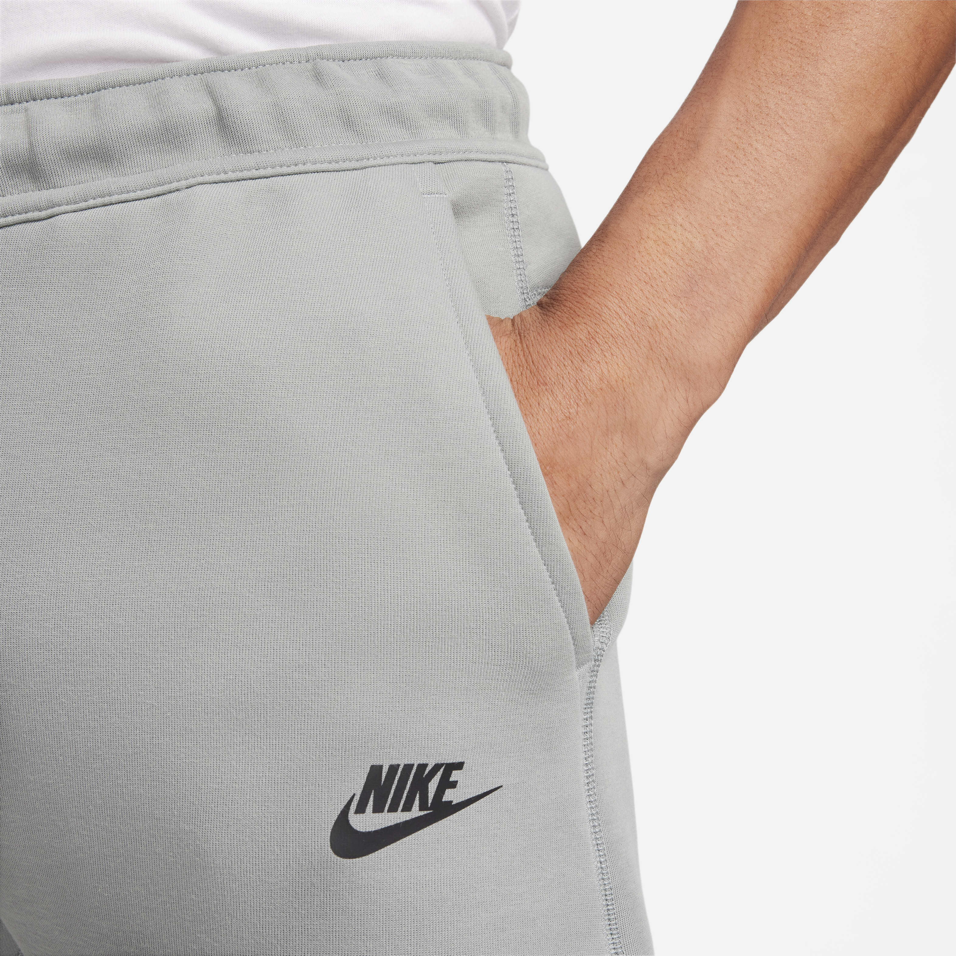 Nike Sportswear Tech Fleece image number 3