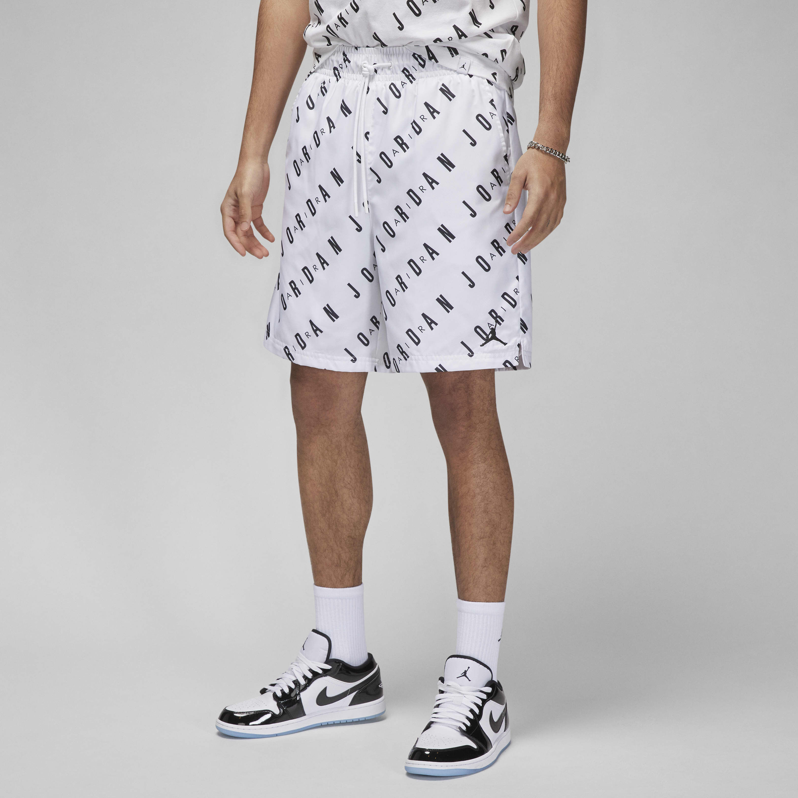 Jordan Essentials image number 0