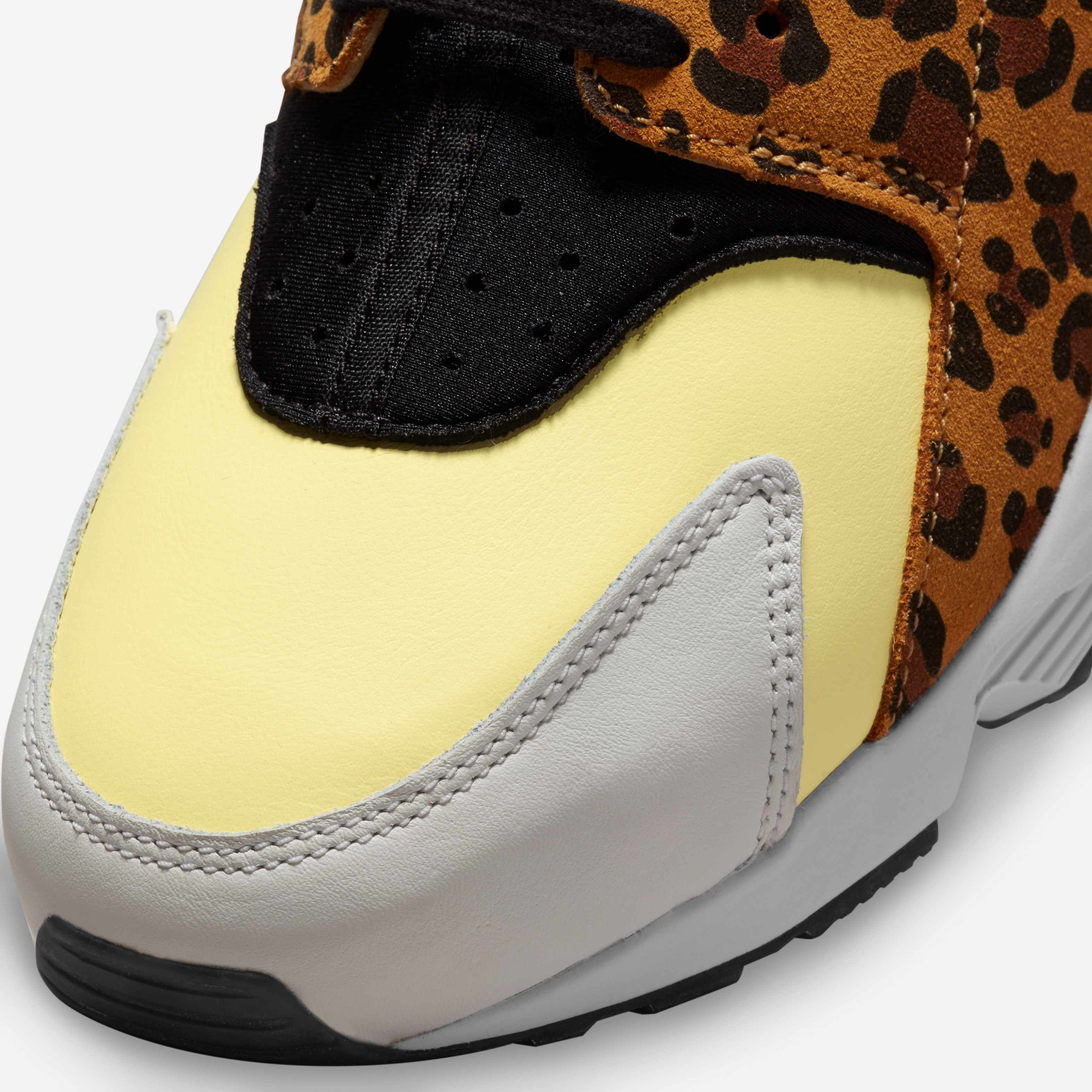 نايكي اير يوراتشي image number 6