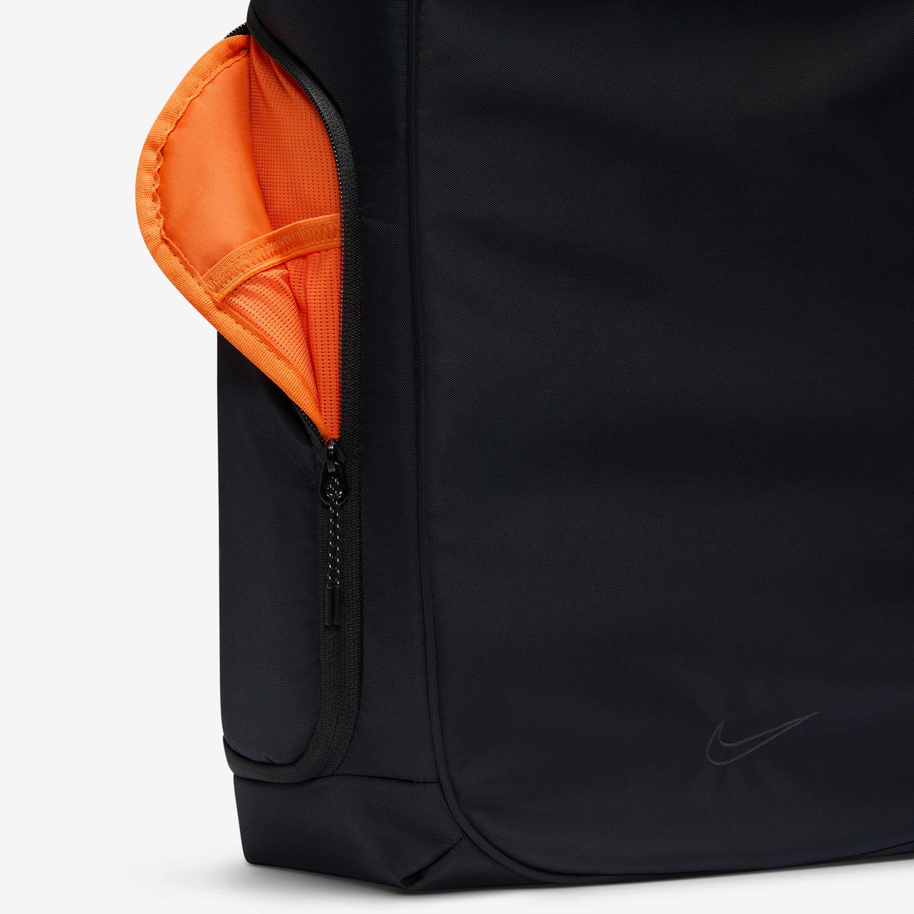 Nike Commute image number 7