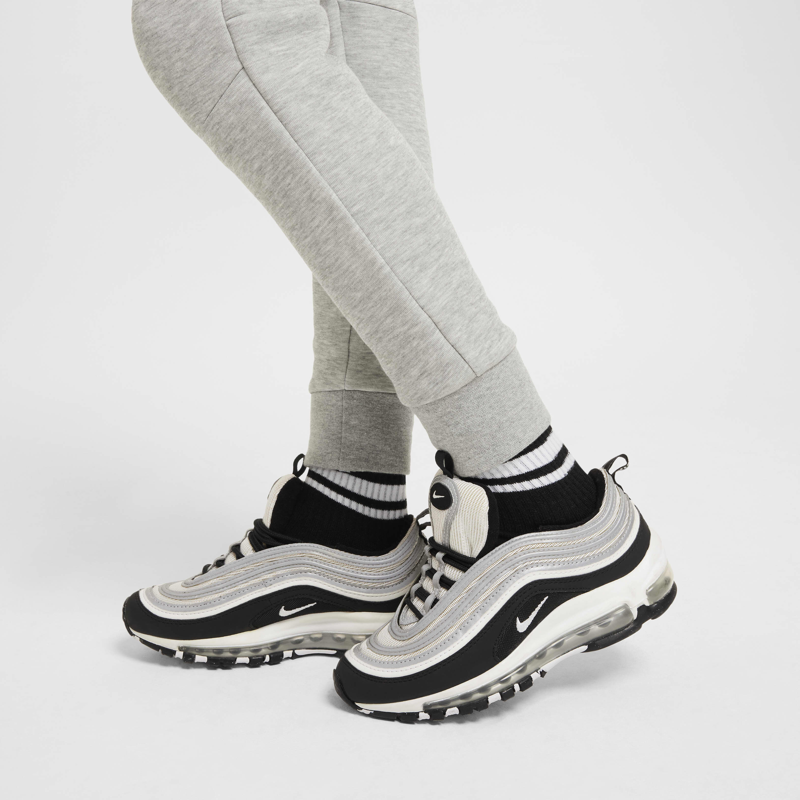 Nike Sportswear Tech Fleece image number 4