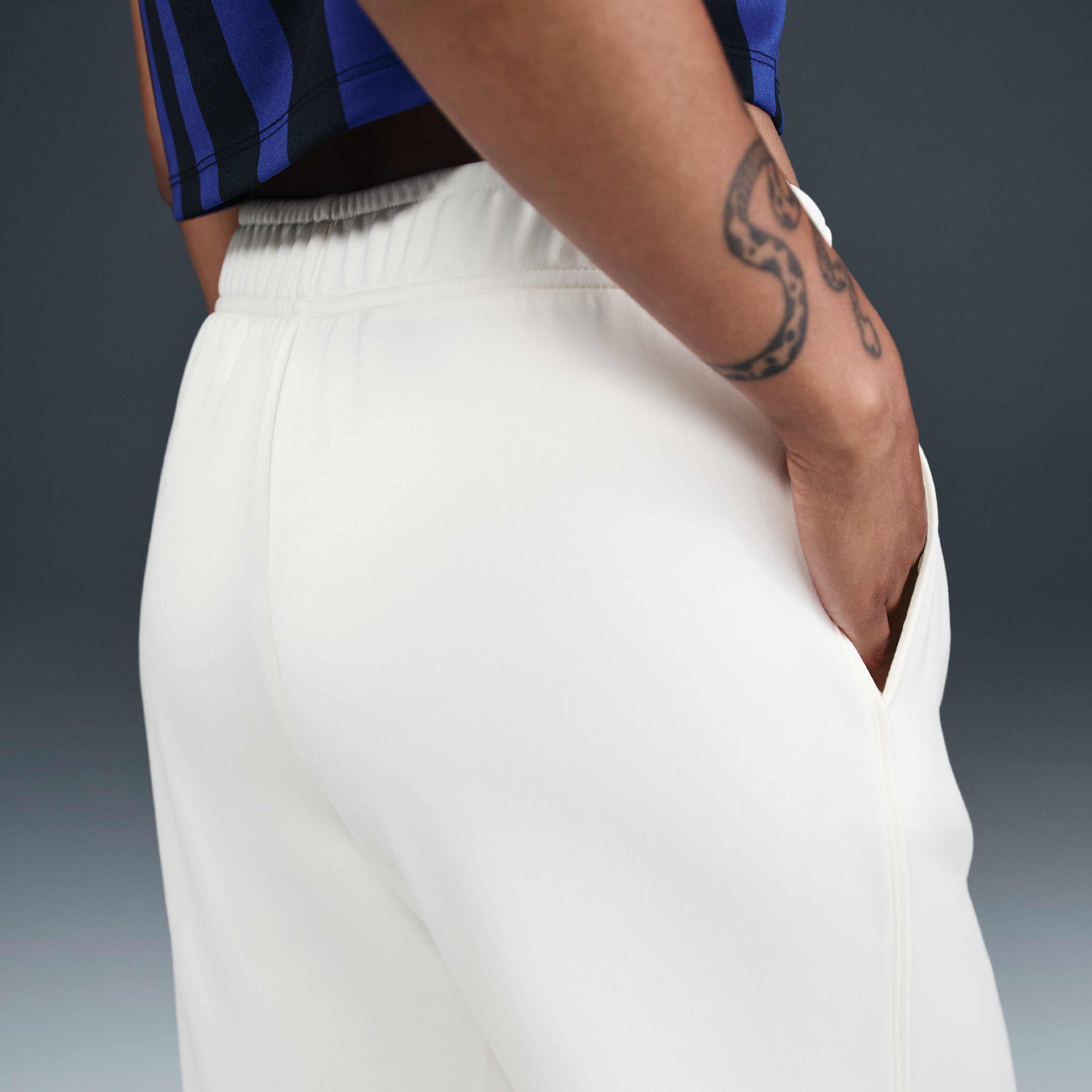 نايكي سبورتسوير image number 2