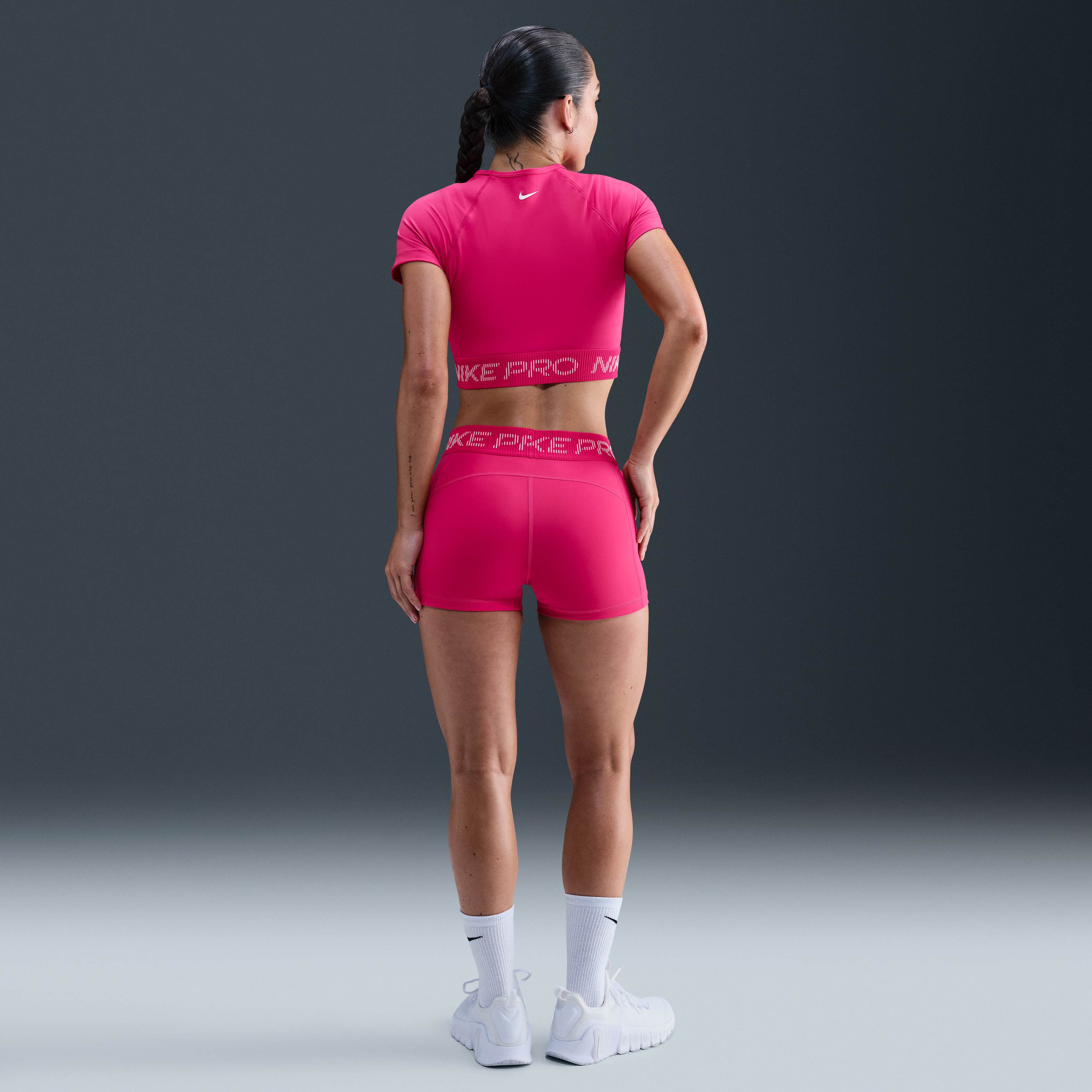 Nike Pro image number 4