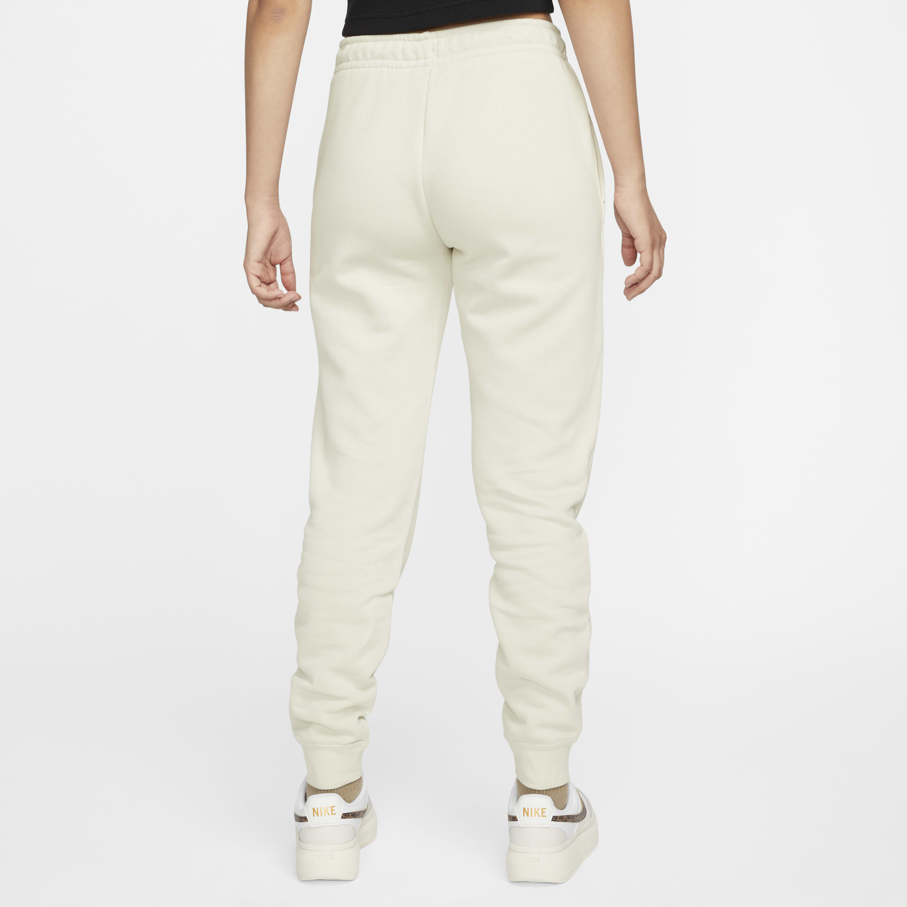 Nike Sportswear Essential image number 1