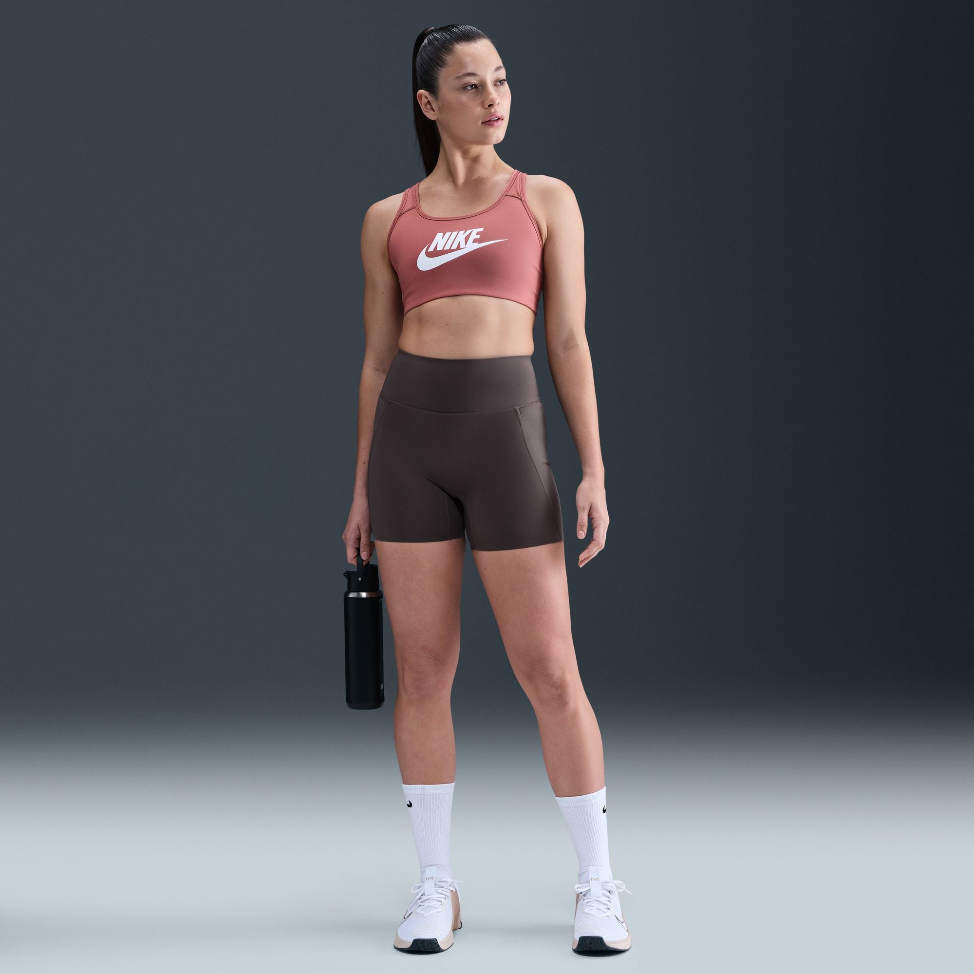 Nike Universa image number 0